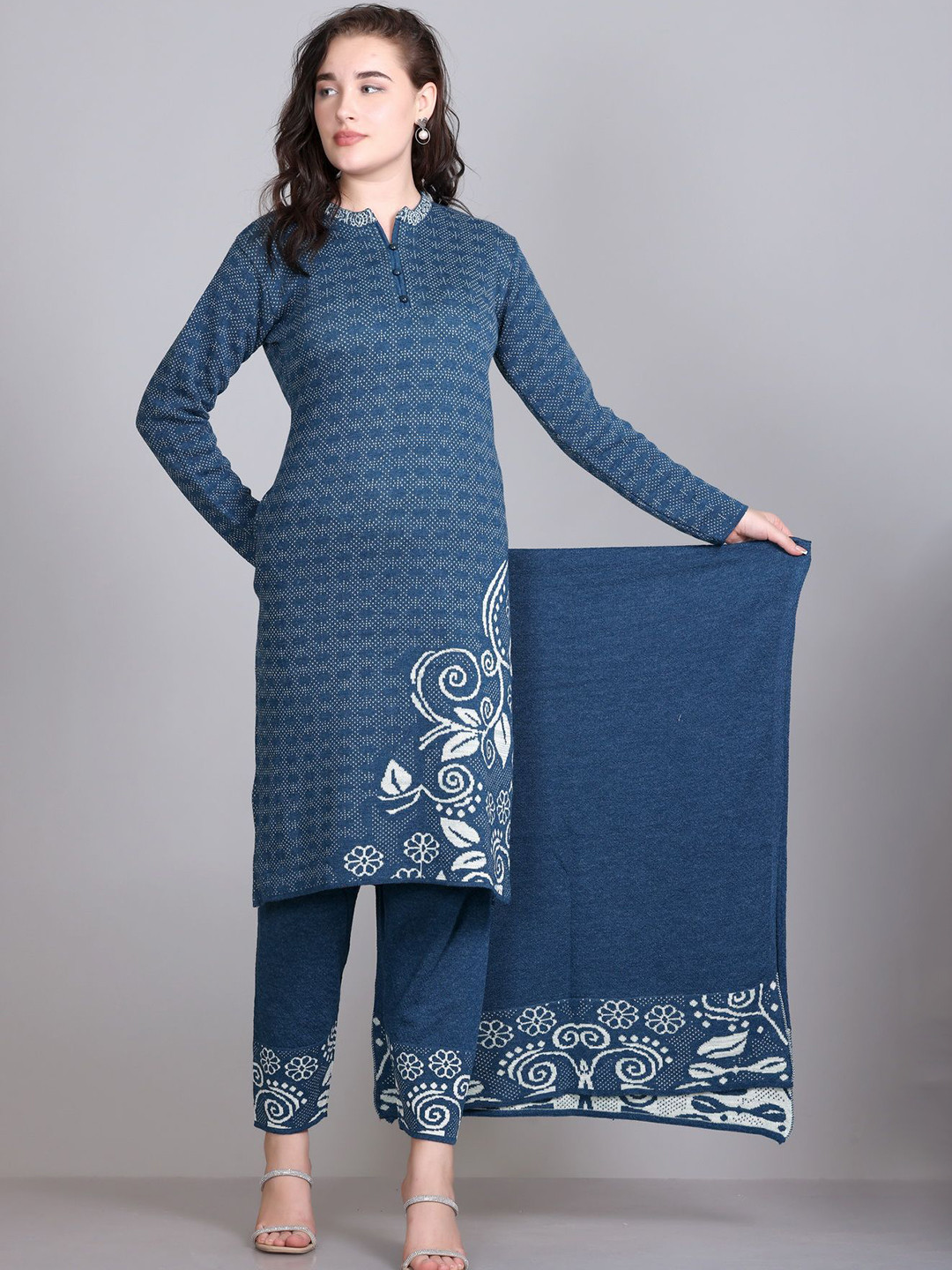 

MONTREX Floral Printed Straight Kurta with Trousers & Dupatta, Blue