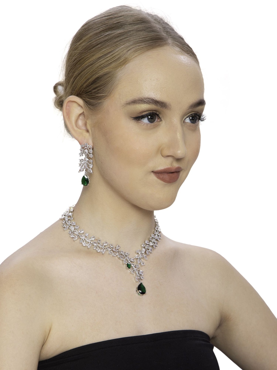 

Ladymania Silver-Plated American Diamond-Studded Jewellery Set, Green