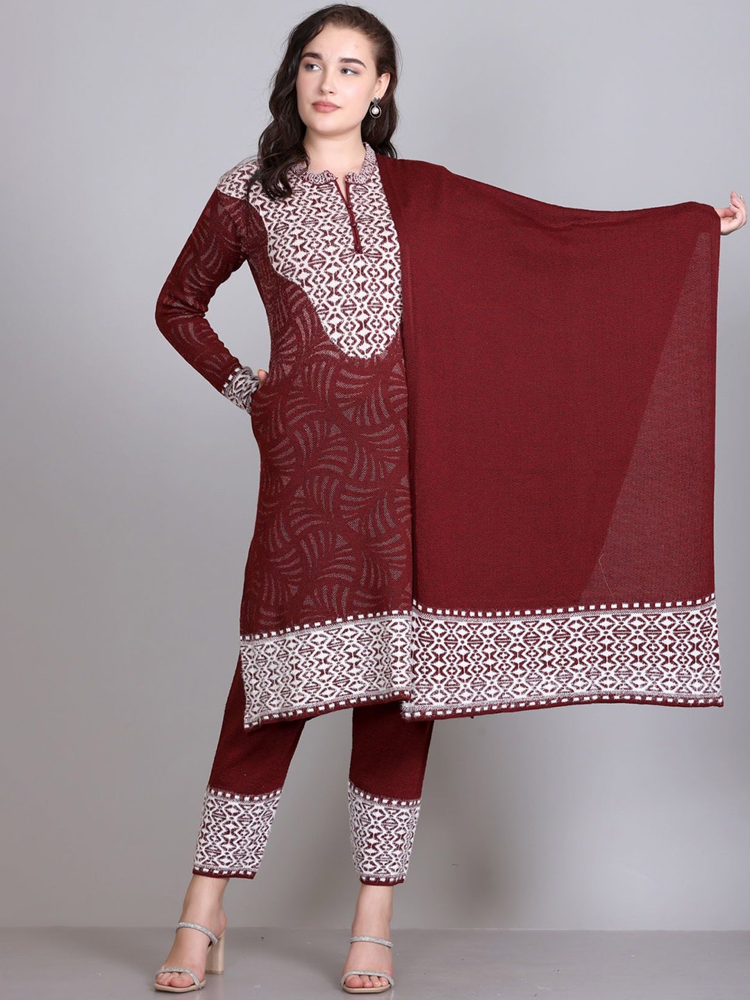 

MONTREX Floral Self Design Woolen Straight Kurta With Trousers & Dupatta, Maroon