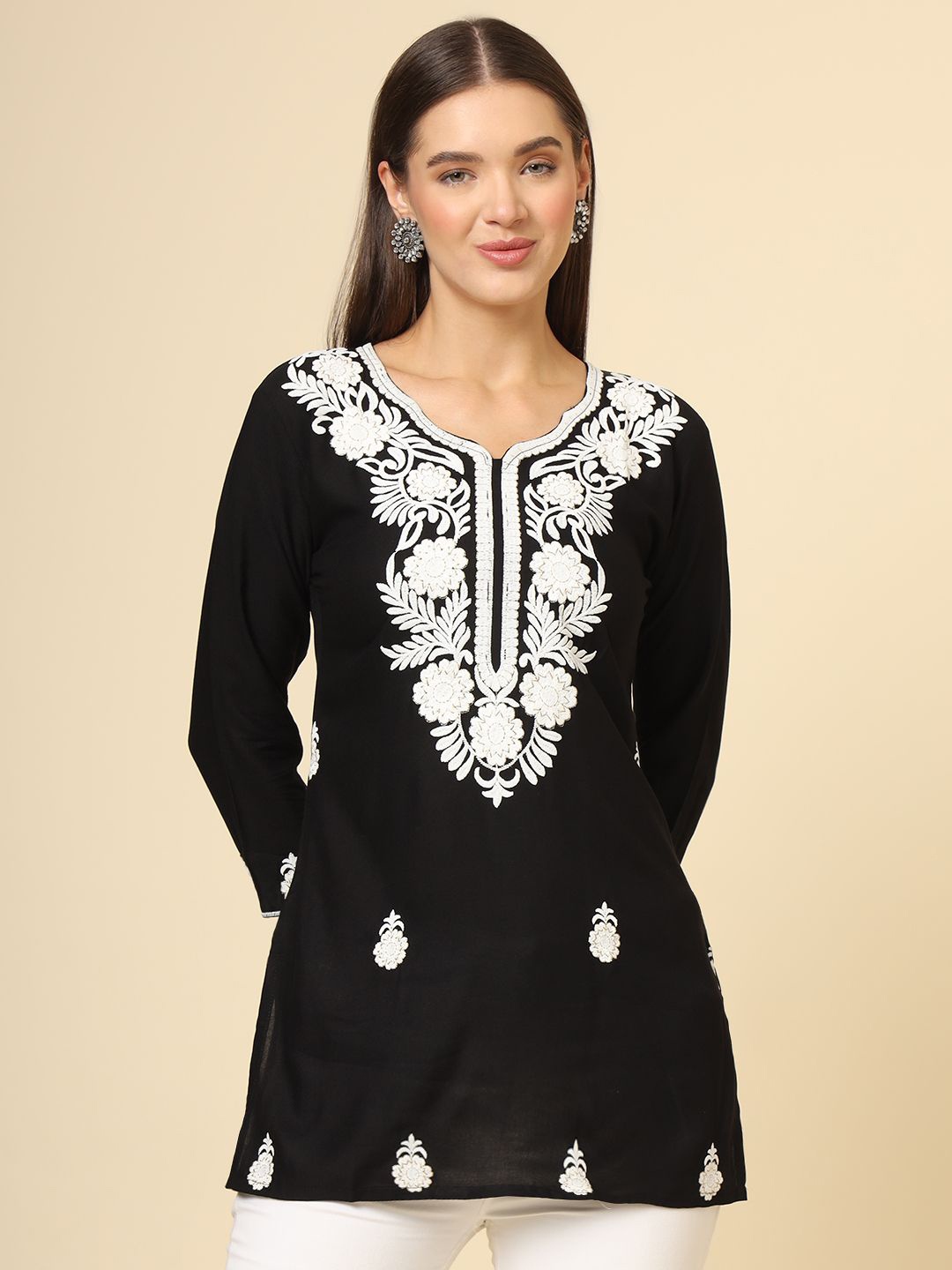 

HERE&NOW Women Floral Embroidered Thread Work Kurti, Black