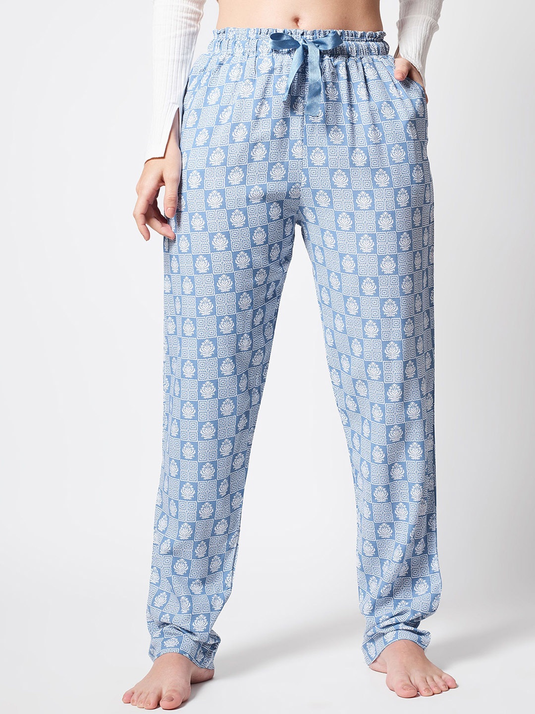 

Zeyo Women Floral Printed Straight Lounge Pants, Blue