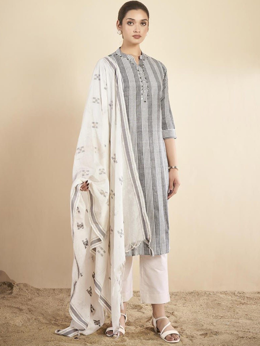 

Kaftanize Woven Design Mandarin Collar Kurta with Trousers & With Dupatta, Grey
