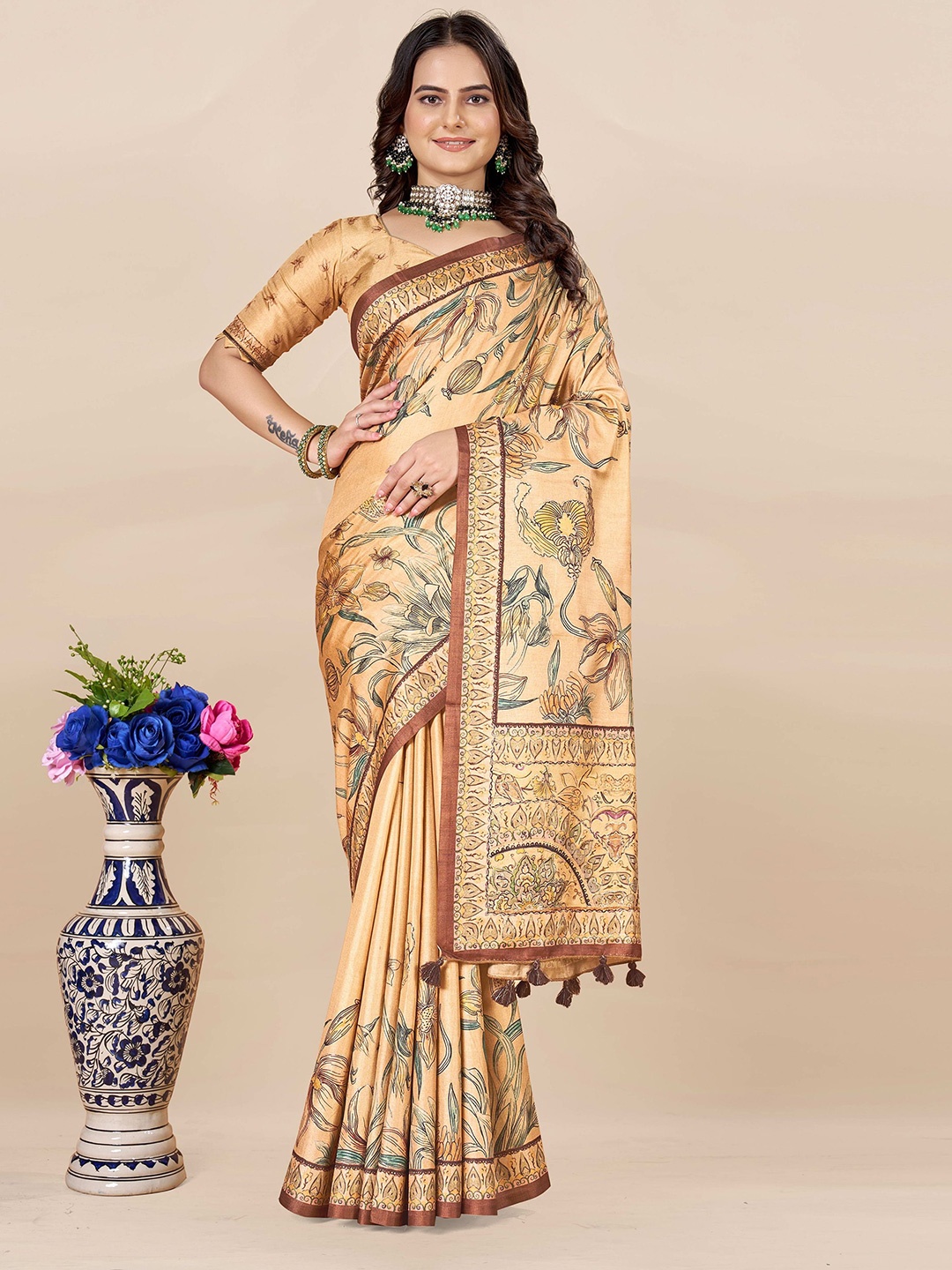 

ETHNIC TODAY Floral Printed Saree, Brown