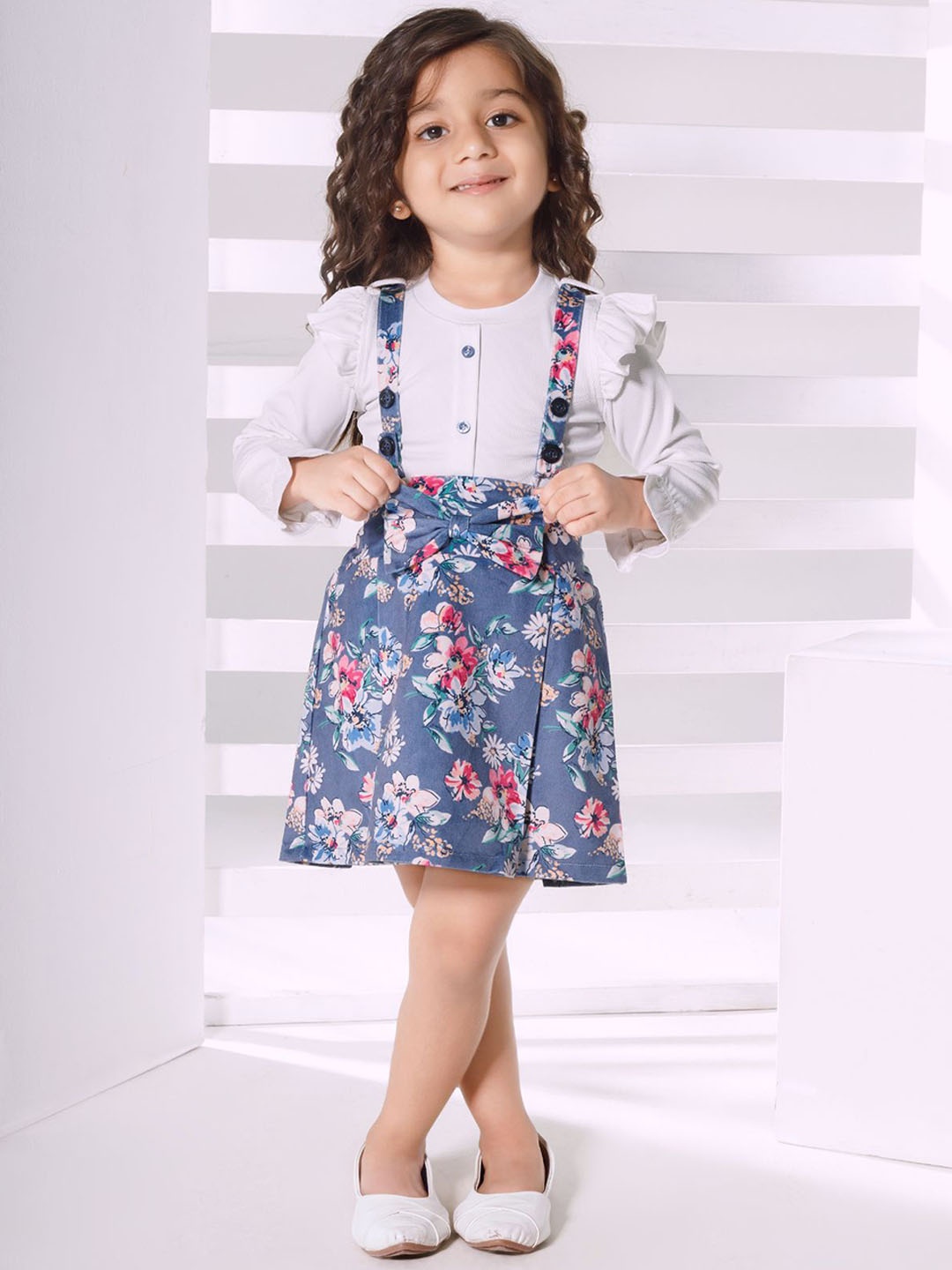 

Peppermint Girls Floral Printed Dungaree With T-Shirt, Blue