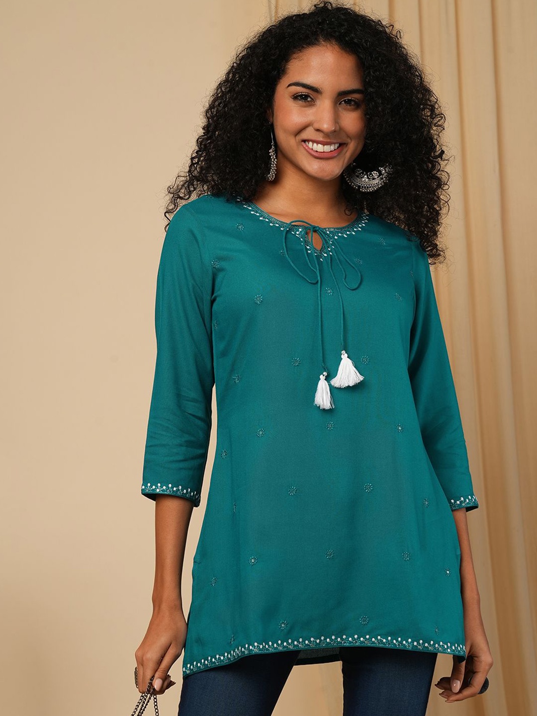 

Globus Women Embellished Tie-up Round Neck Tunic, Turquoise blue