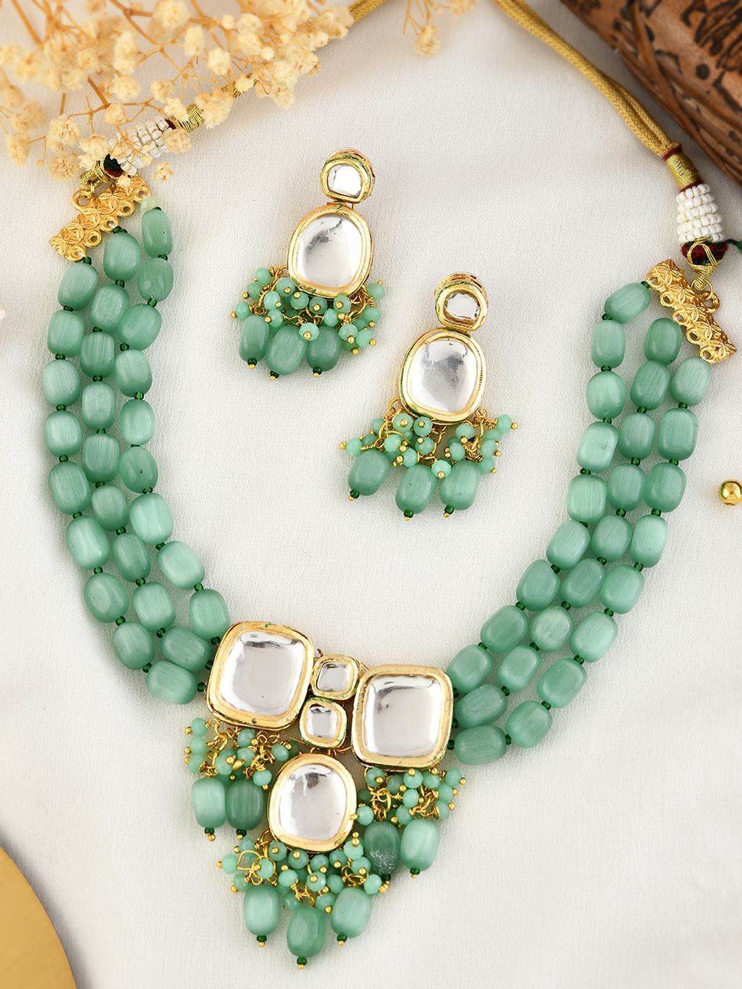 

Silvermerc Designs Gold-Plated Kundan-Studded & Beaded Necklace & Earrings