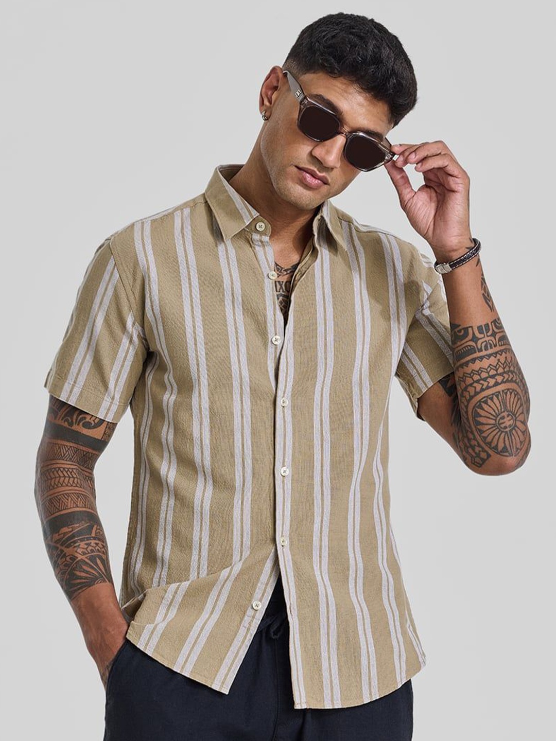 

Snitch Men Smart Spread Collar Vertical Striped Linen Slim Fit Casual Shirt, Beige