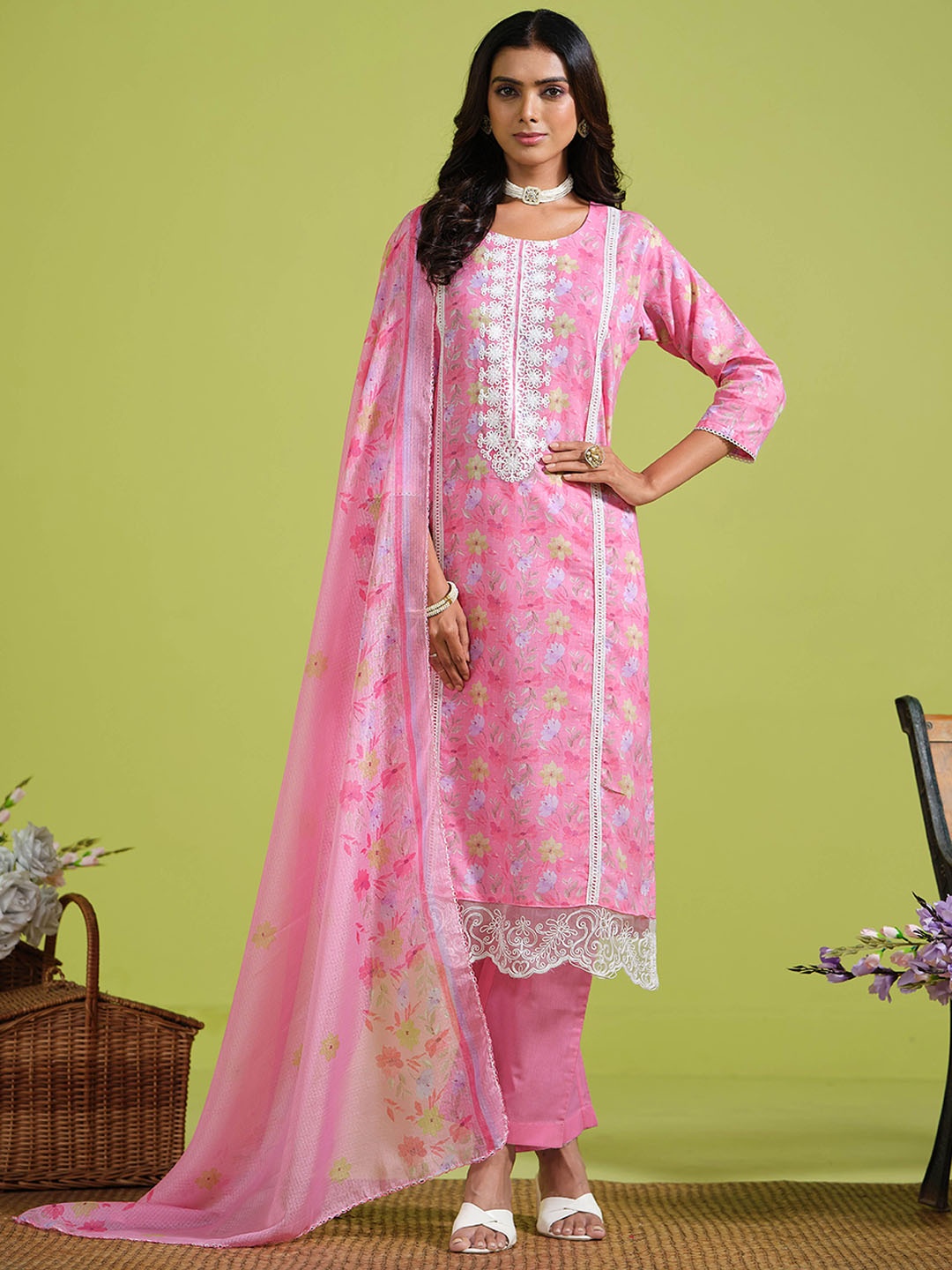 

Sangria Floral Printed Pure Cotton Straight Kurta & Trousers With Dupatta, Pink