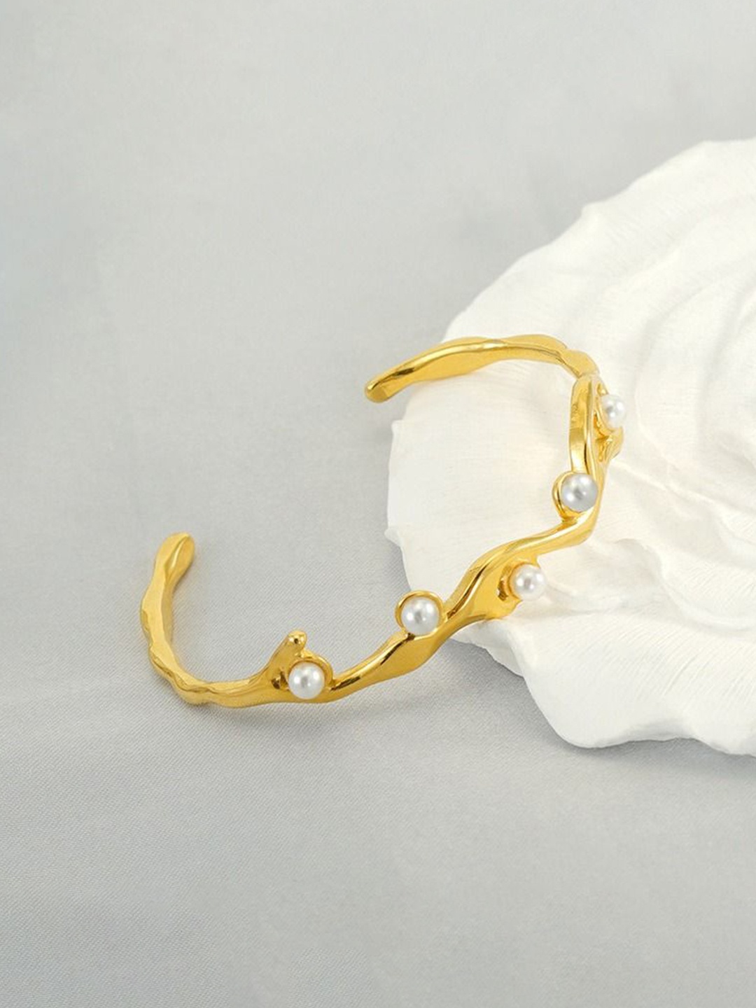 

VIEN Gold-Plated Kada Bracelet