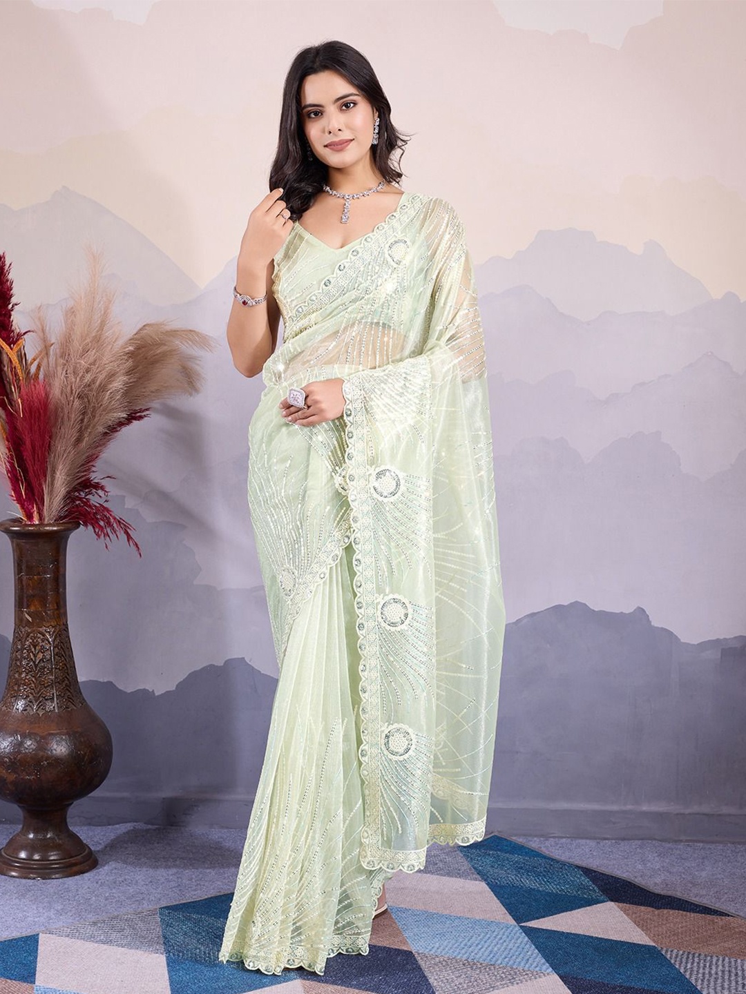 

VenderVilla Floral Embroidered Saree, Green