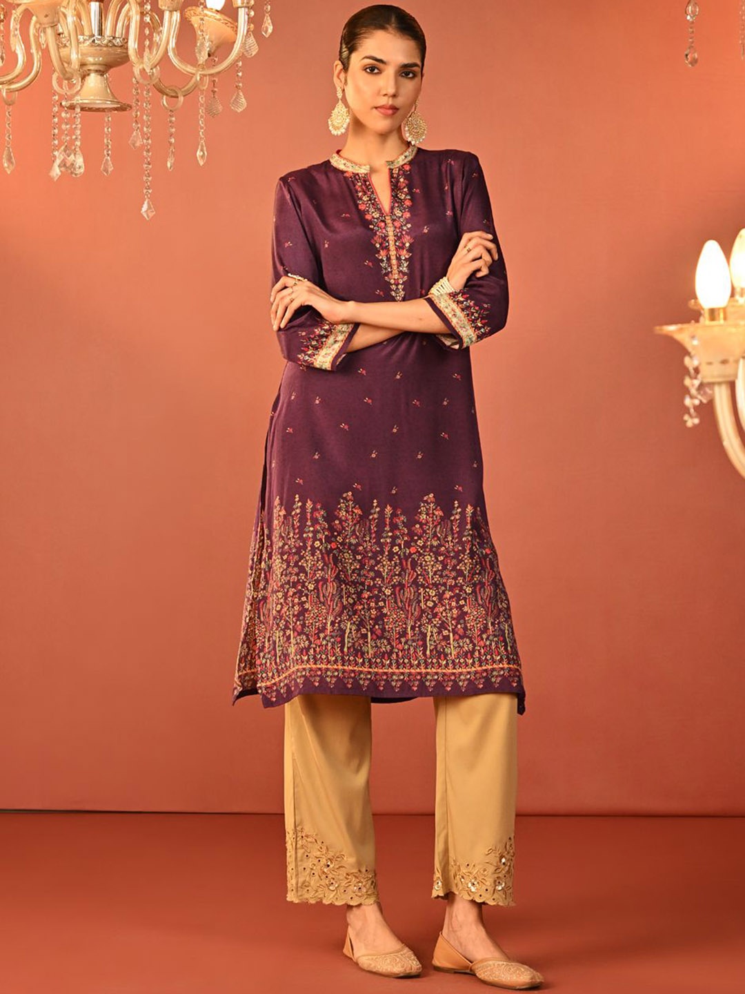 

Lakshita Floral Printed Mandarin Collar Straight Kurta, Purple