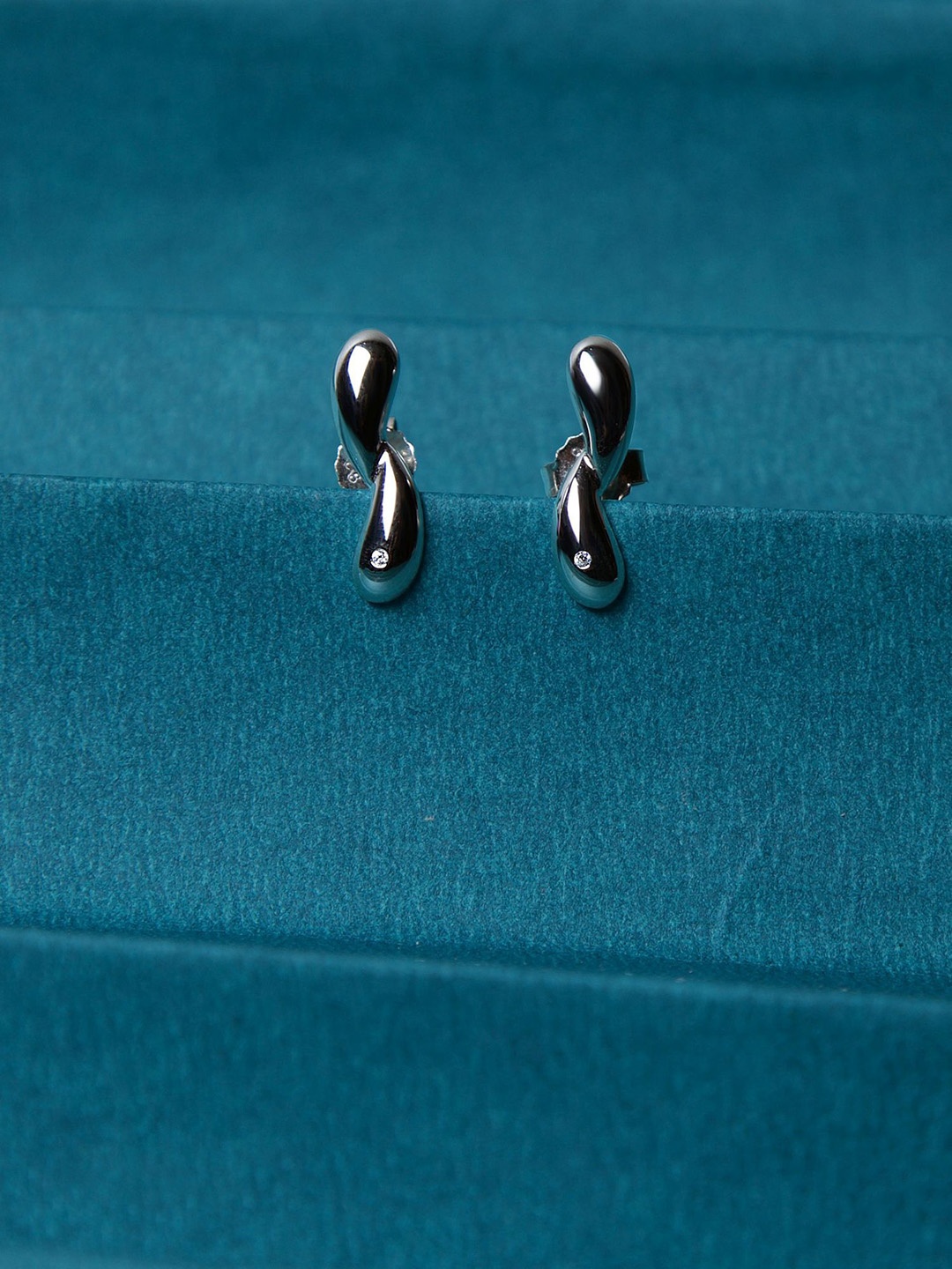 

VELVET IMPERIAL 925 Sterling Silver Contemporary Studs