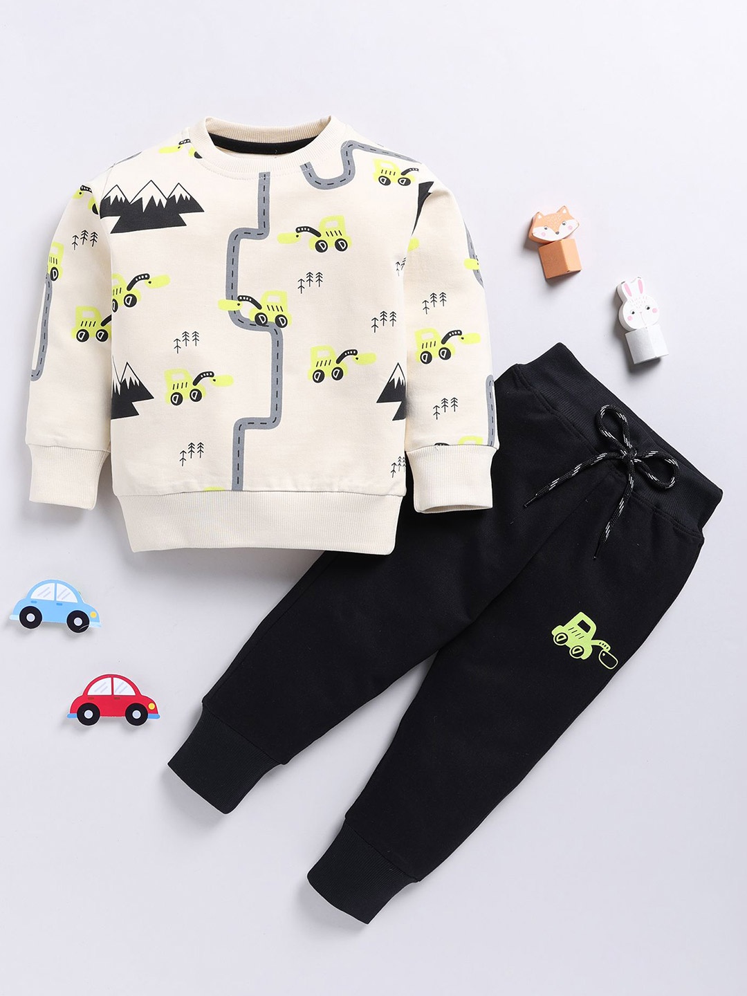 

Toonyport Boys Printed sweatshirt with Joggers Clothing Set, Cream