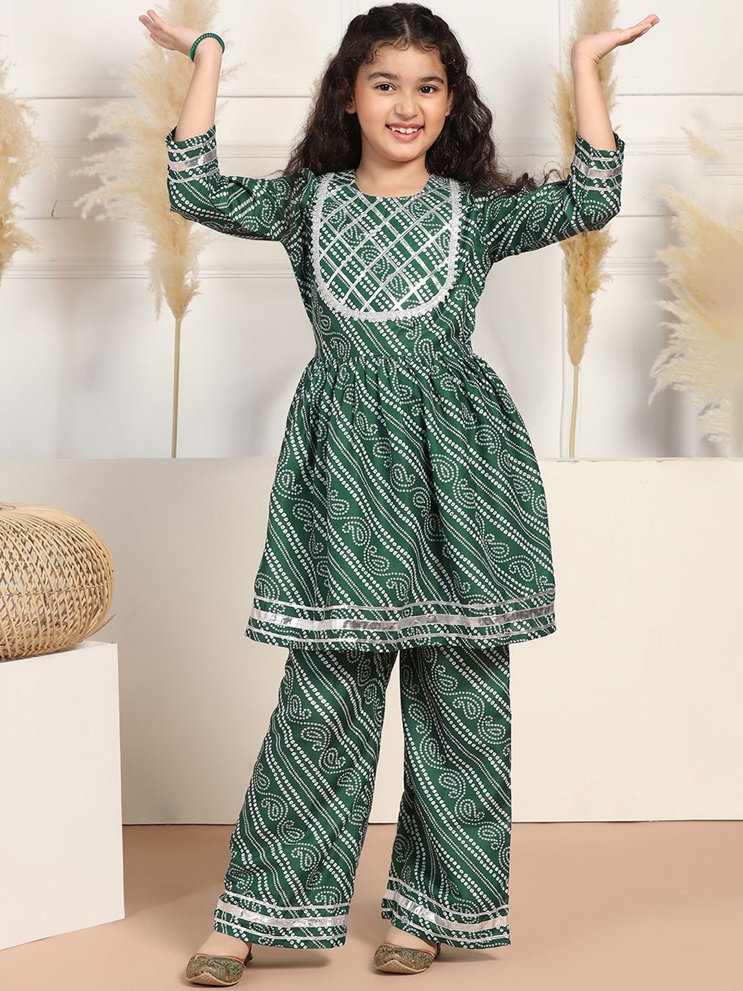 

FASHION DREAM Girls Bandhani Printed A-Line Kurta WIth Trousers, Green