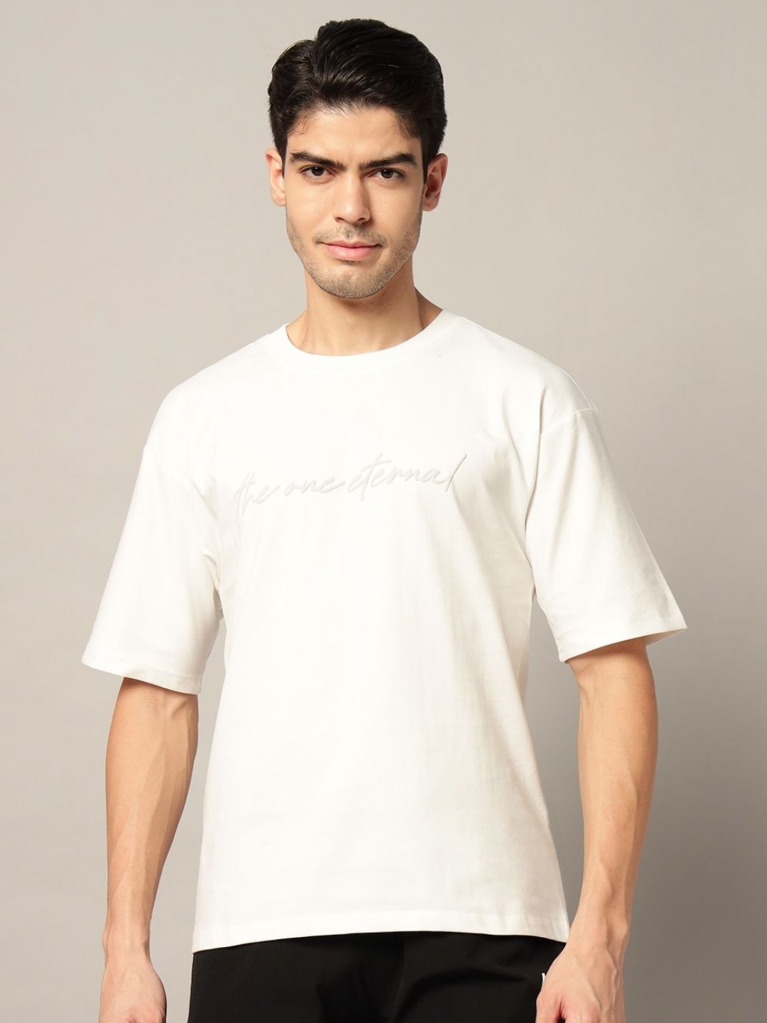 

AECK Men Solid Round Neck Cotton T-shirt, White