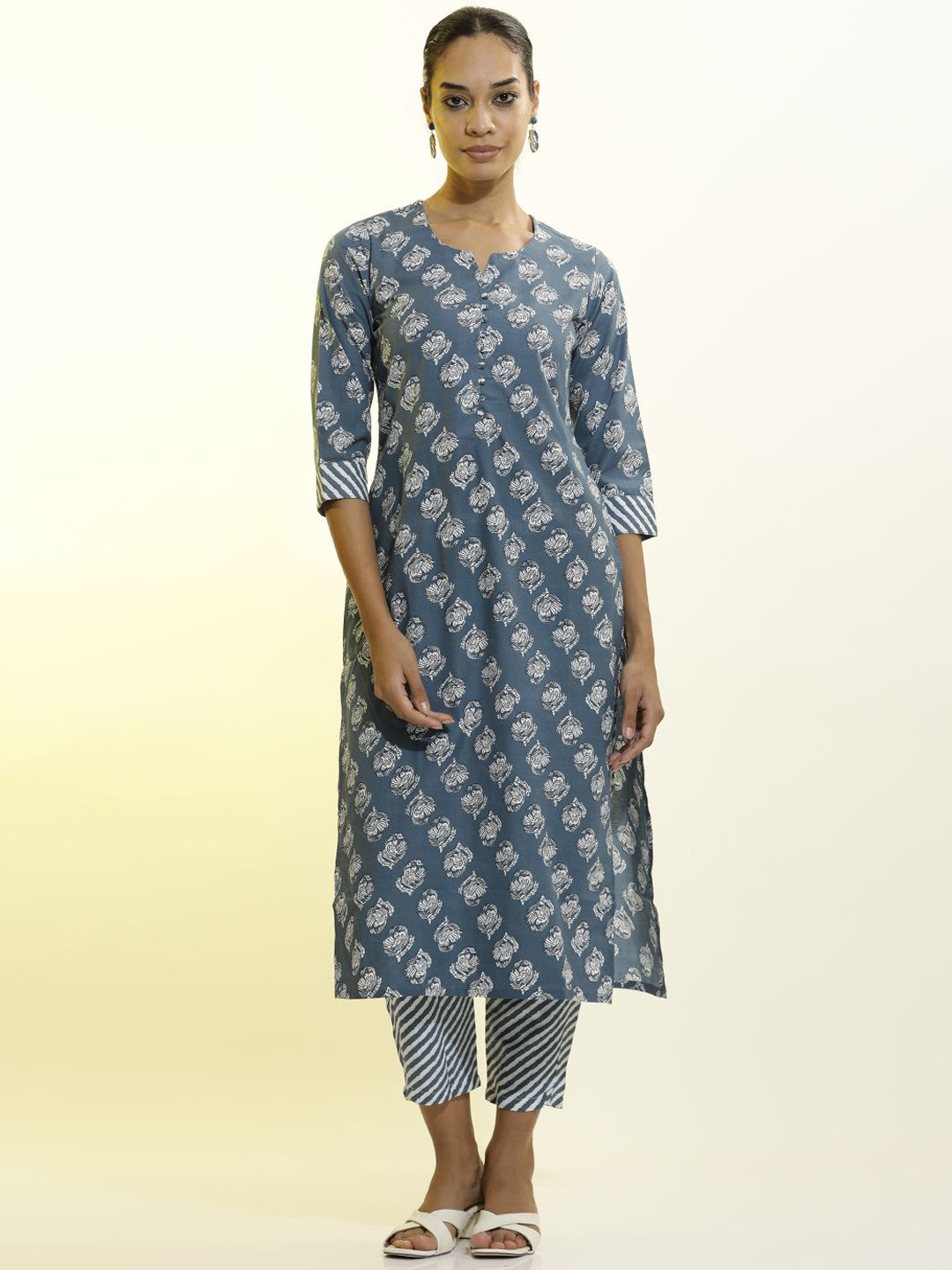 

Jaipur Kurti Ethnic Motif Printed Cotton Straight Kurta Set, Blue