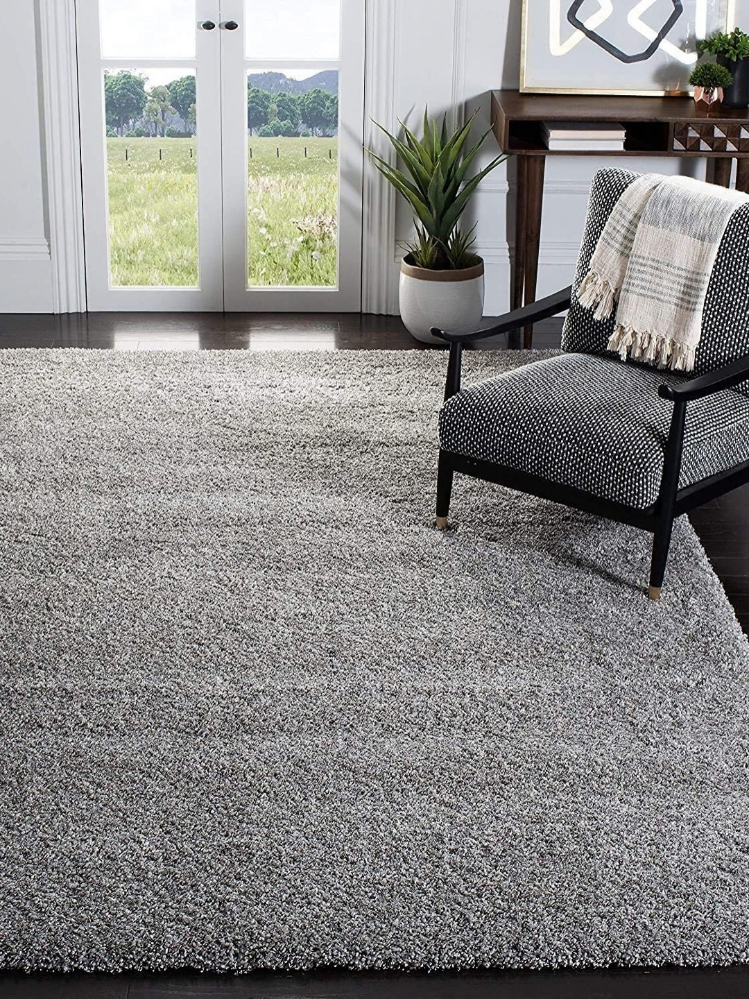 

Banchmark Home Furnishings Silver Toned Woolen Hand Tufted Shaggy Carpet