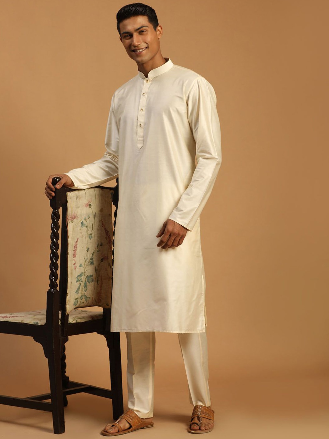 

VASTRAMAY Straight Kurta with Pyjama, Cream