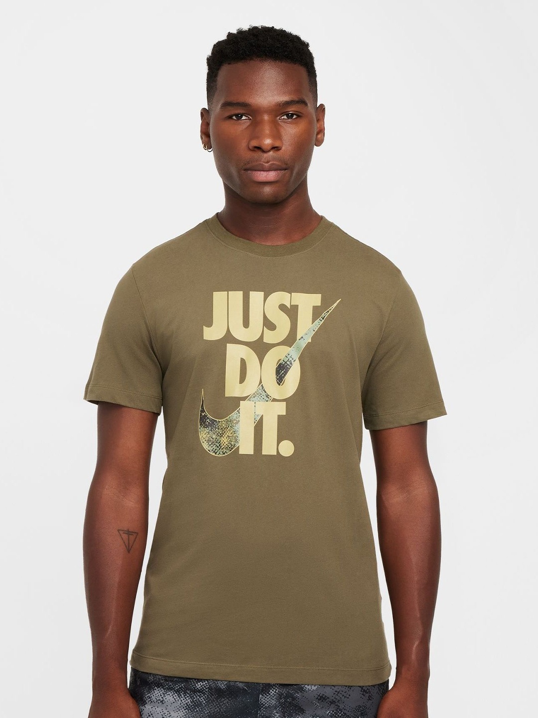 

Nike Dri-FIT Short-Sleeve Fitness T-Shirt, Green