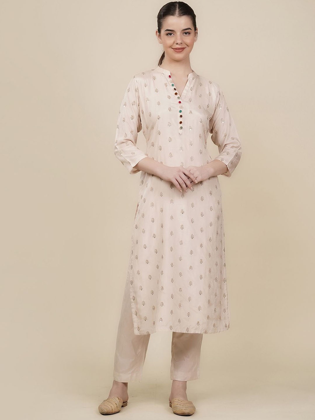 

House Of Dharaa Floral Embroidered Mandarin Collar Sequinned Straight Kurta With Trouser, Cream