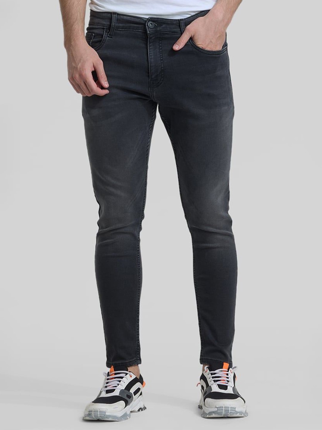 

Snitch Men Narrow Skinny Fit Clean Look Light Fade Stretchable Jeans, Charcoal