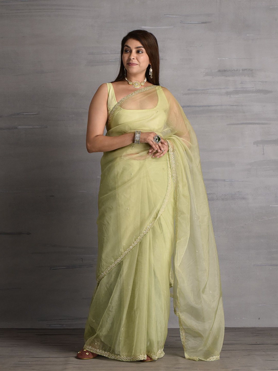 

sutra attire Embellished Beads and Stones Tissue Saree, Green