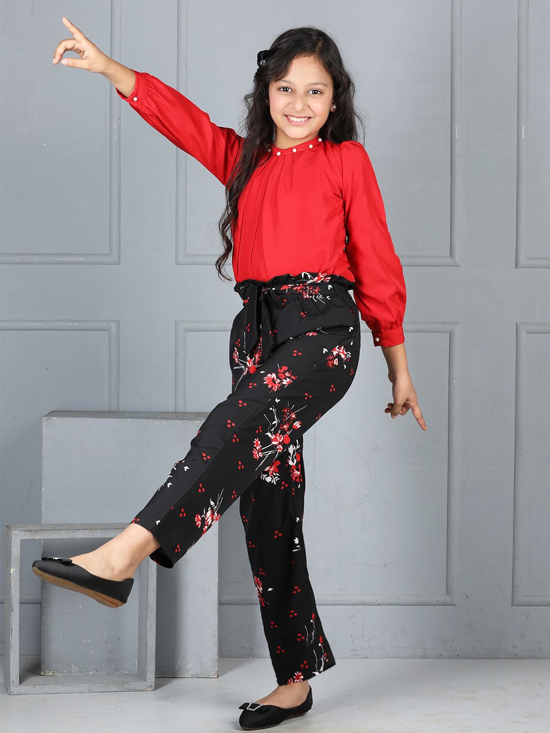 

Cutiekins Girls Round Neck Top with Trousers Clothing Set, Red
