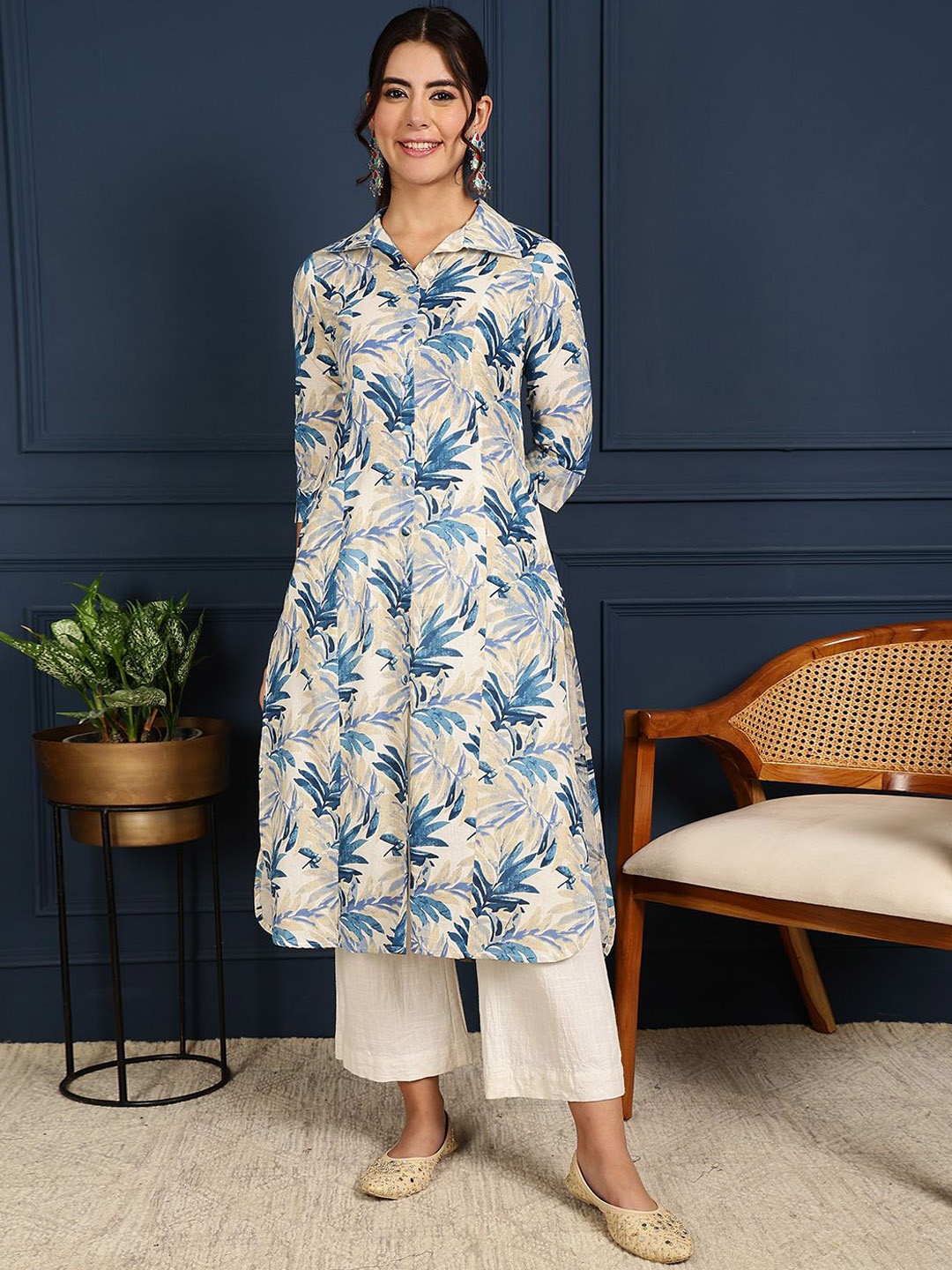 

GULMOHAR JAIPUR Floral Printed Straight Kurta, Blue