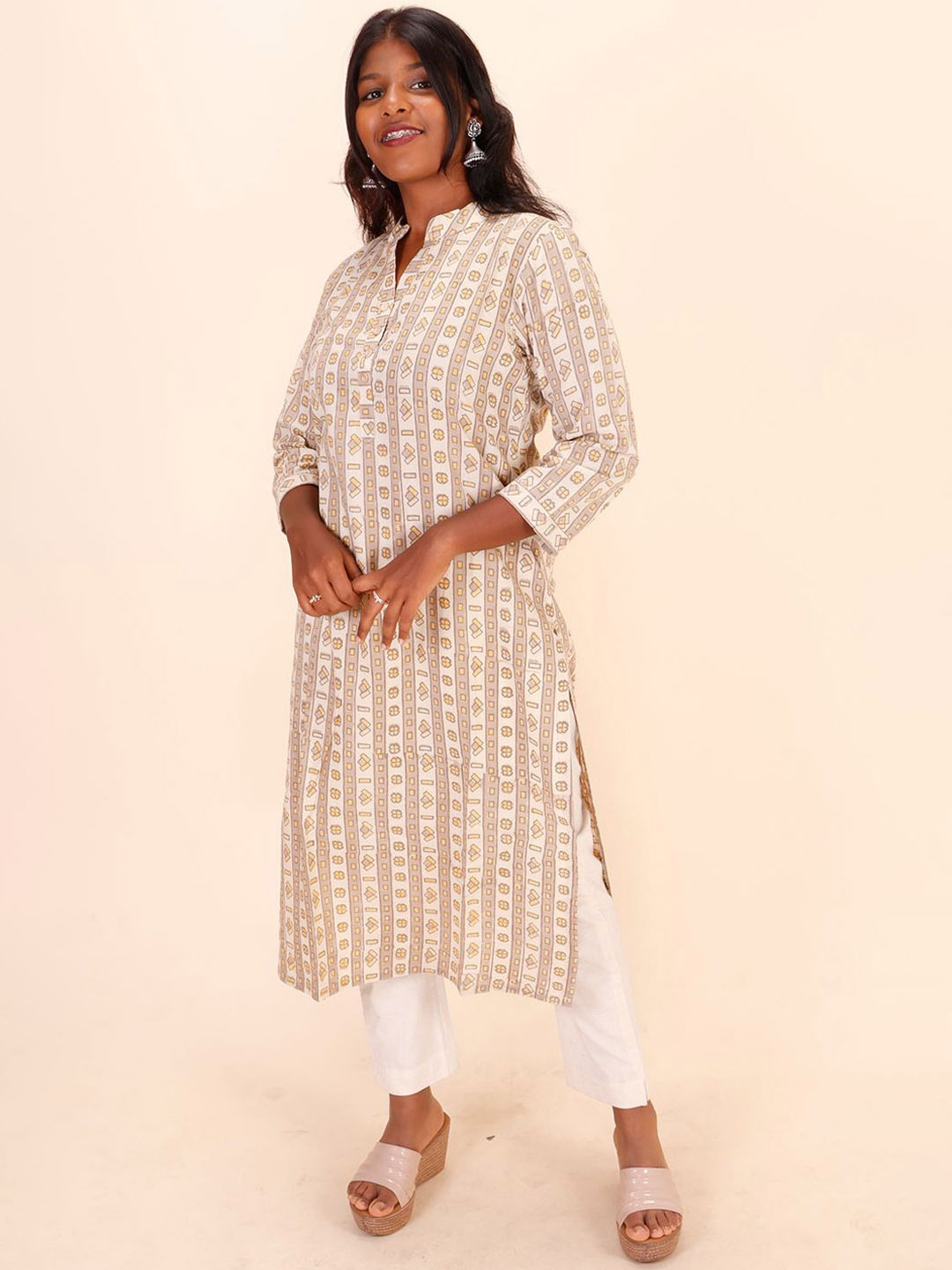 

Avishya Abstract Printed Mandarin Collar Cotton Straight Kurta, Cream