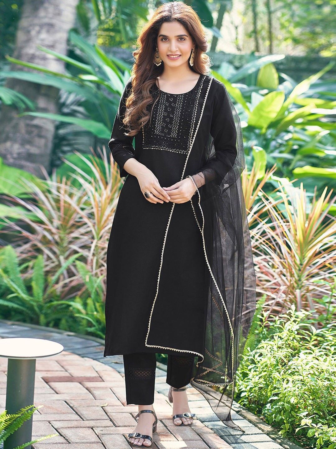 

zinariya Fab Floral Embroidered Round Neck Straight Kurta With Trouser With Dupatta, Black