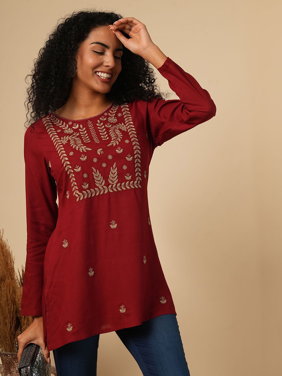

Globus Emboidered Neck Ethnic Tunic, Maroon