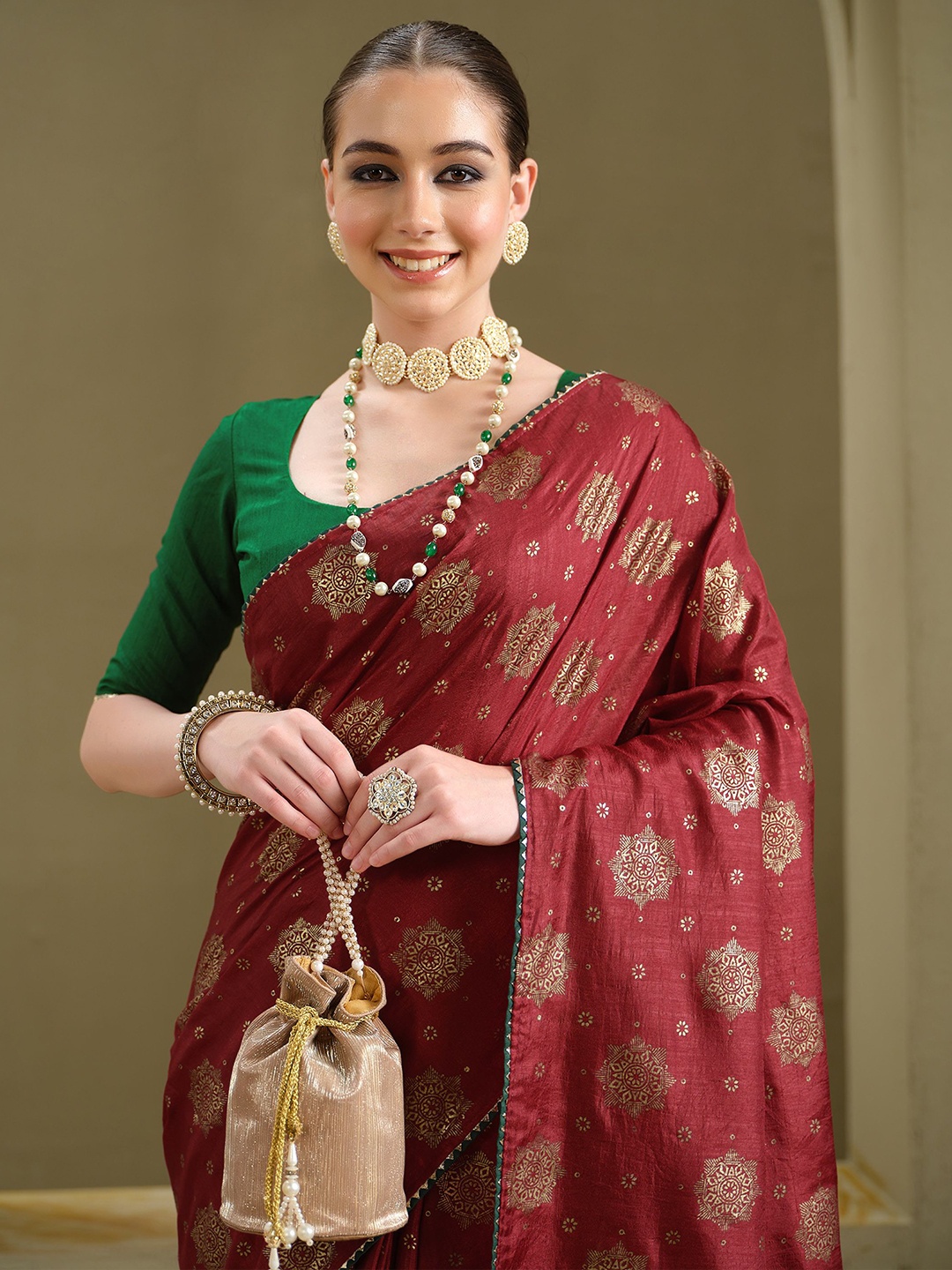 

Sangria Printed Saree & Blouse Piece, Red