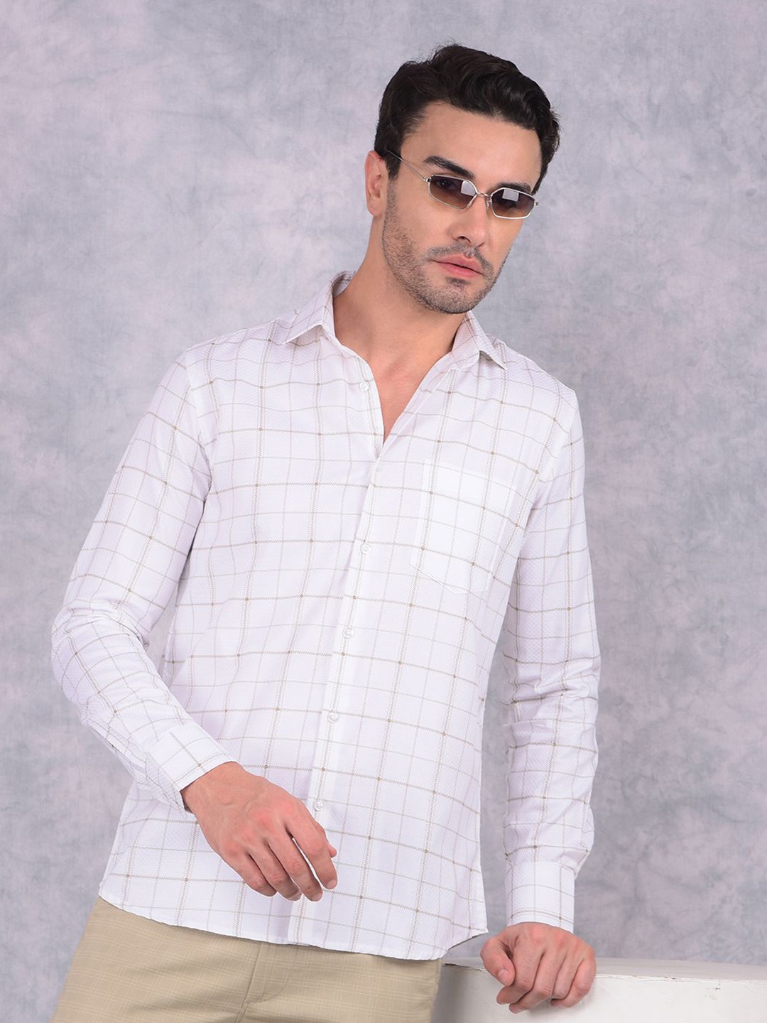 

Crimsoune Club Men Smart Spread Collar Checked Cotton Slim Fit Casual Shirt, White