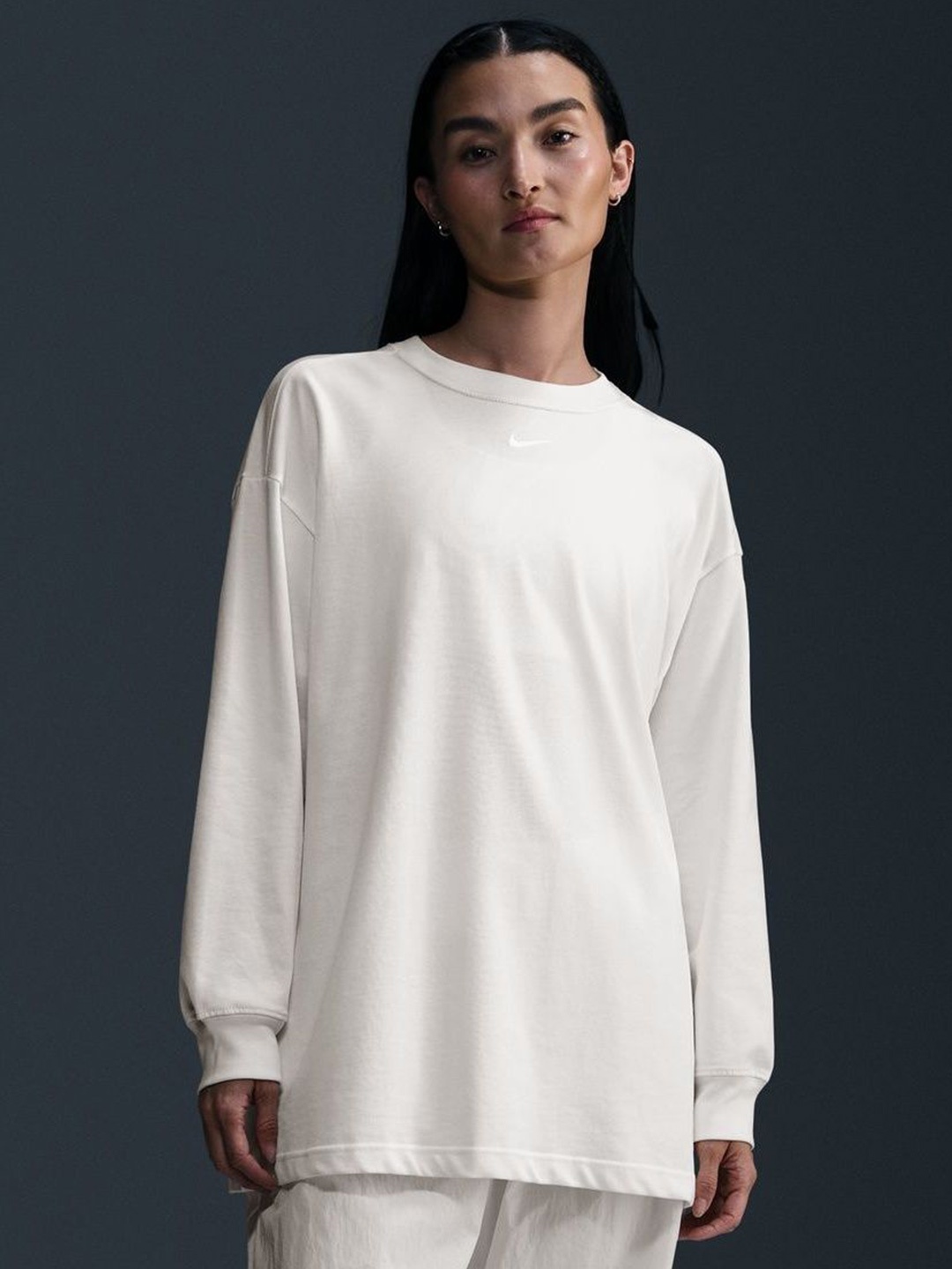 

Nike Sportswear Essential Women's Oversized Long-Sleeve T-Shirt, White