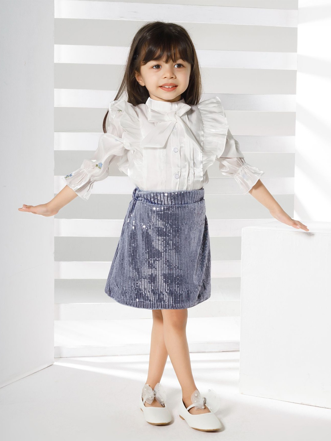 

Peppermint Girls Mandarin Collar Puff Sleeves Top With Skirt, Blue