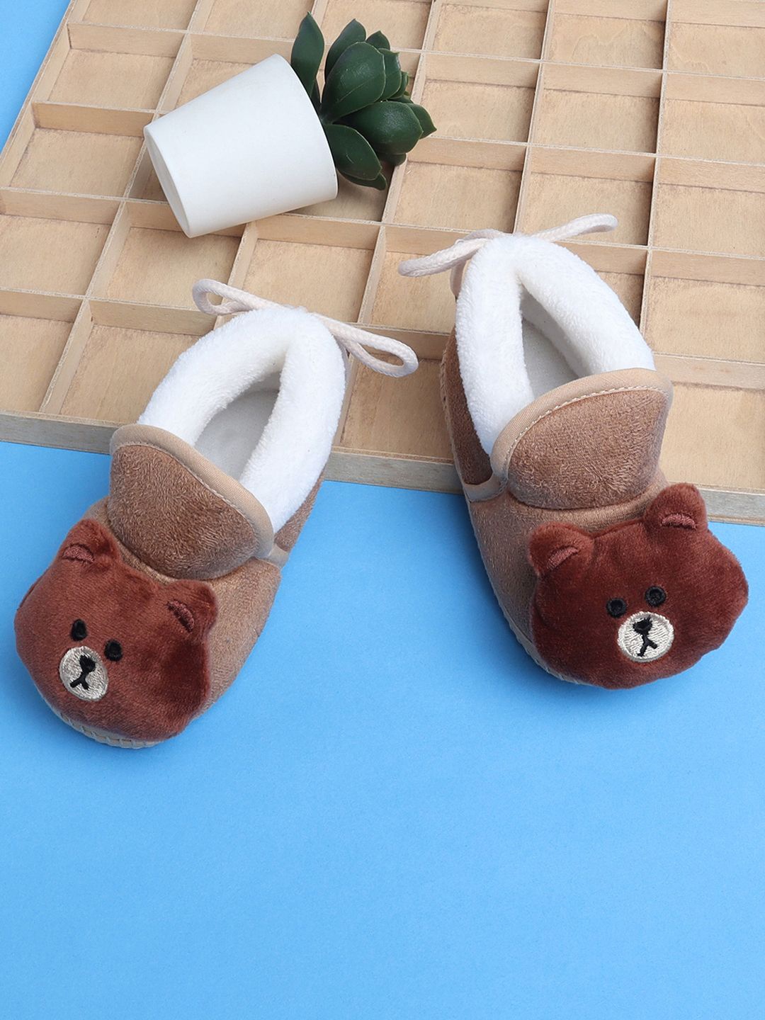 

Baby Moo Boys Cotton Slip-On Anti-Skid Plush Warm Booties, Brown
