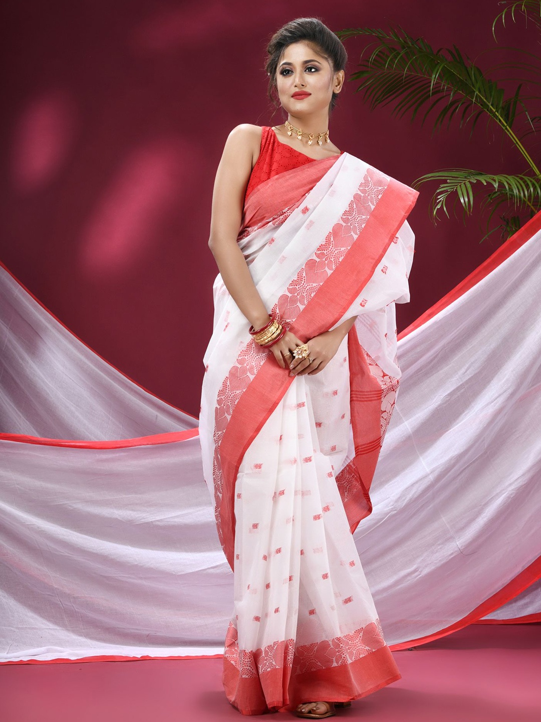 

TANTLOOM Woven Design Handloom Saree, White