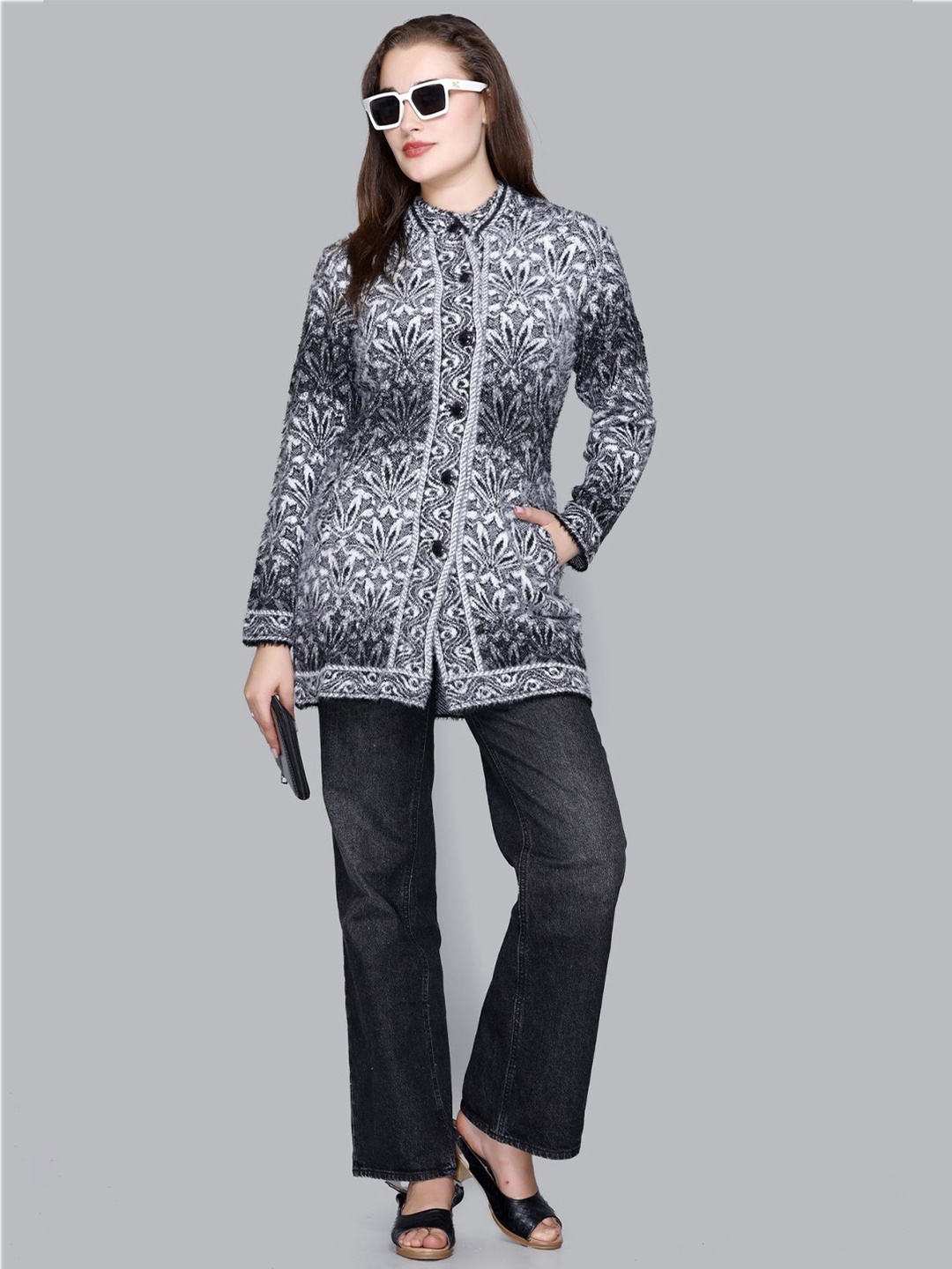 

SOSHAGUN OSWAL Women Floral Printed Woollen Cardigan, Black