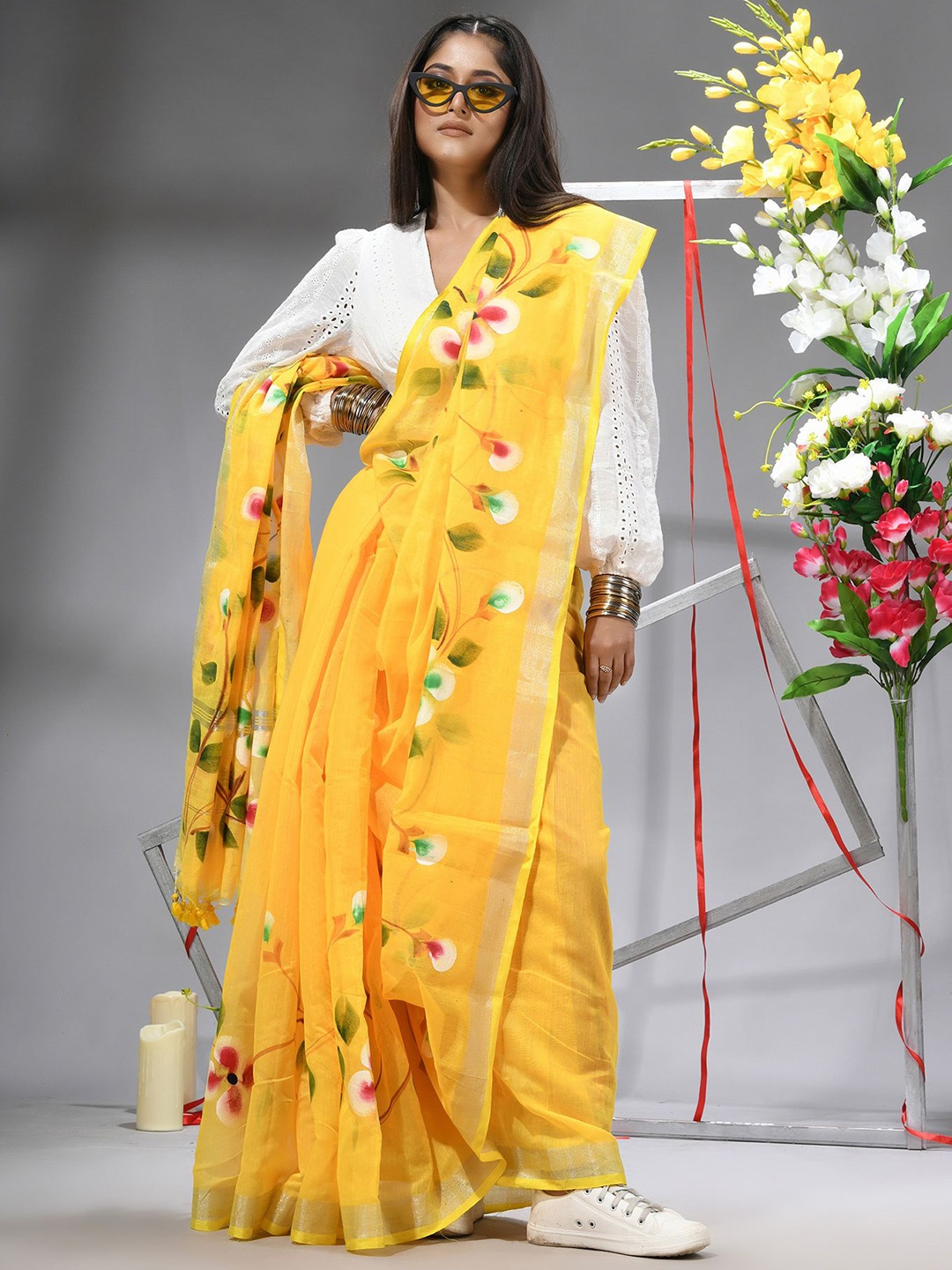 

TANTLOOM Floral Pure Cotton Saree, Yellow