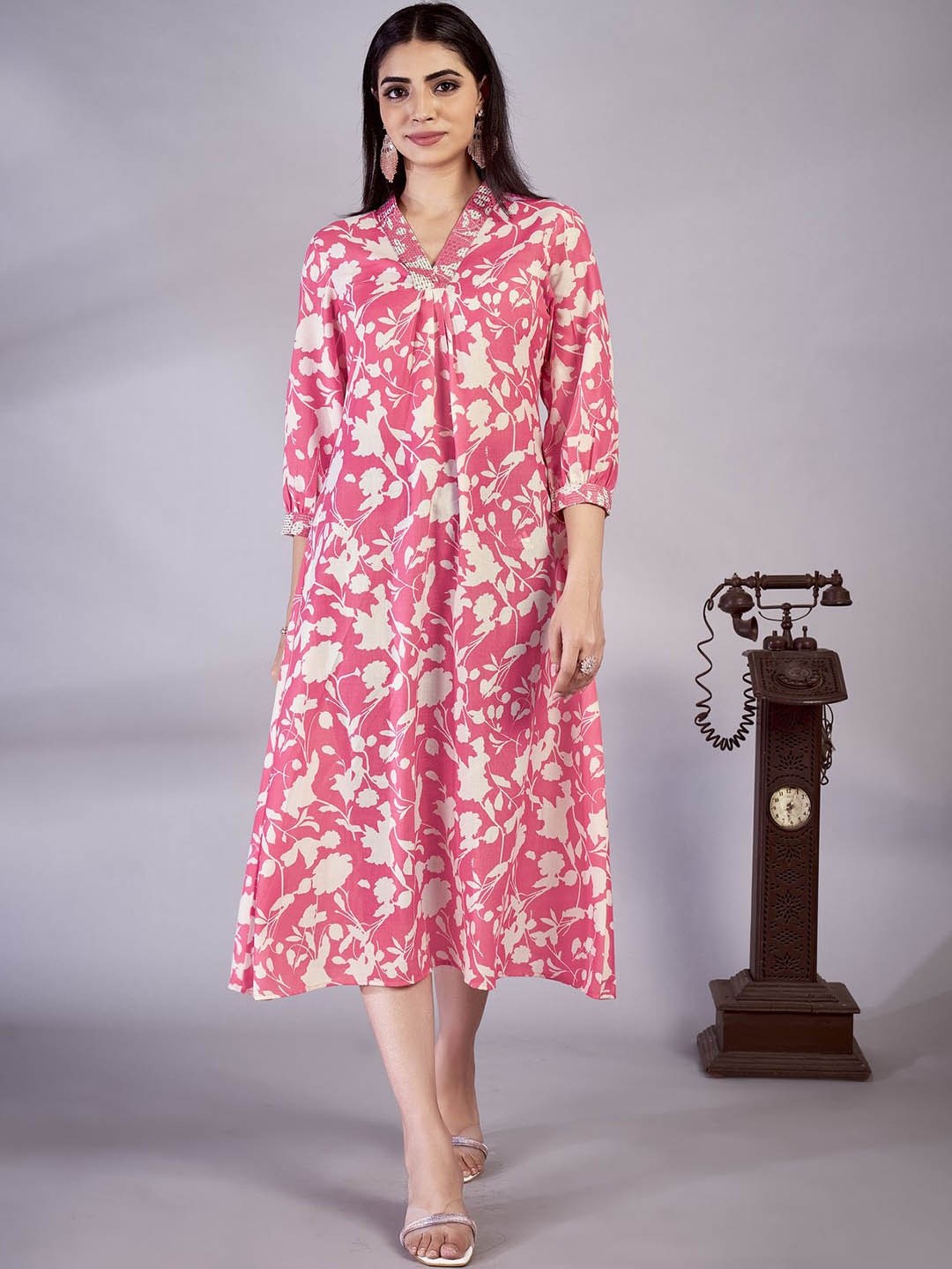 

Laxmipati Floral Printed V Neck A Line Midi Dress, Pink