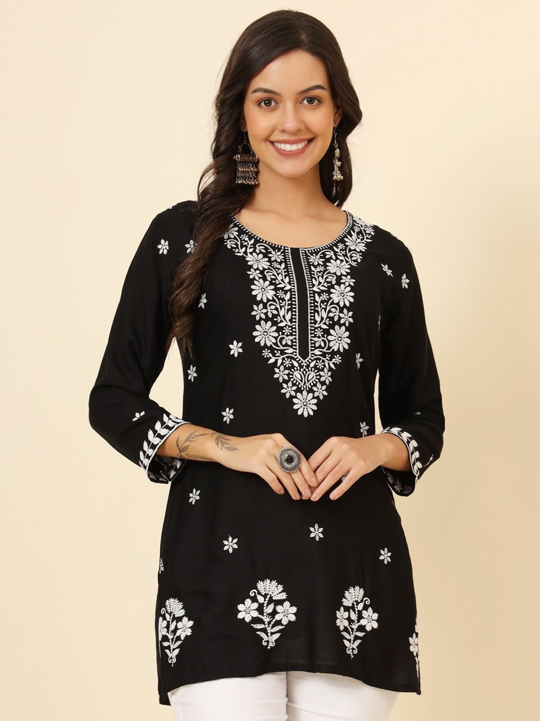 

HERE&NOW Floral Embroidered Thread Work Thread Work Kurti, Black