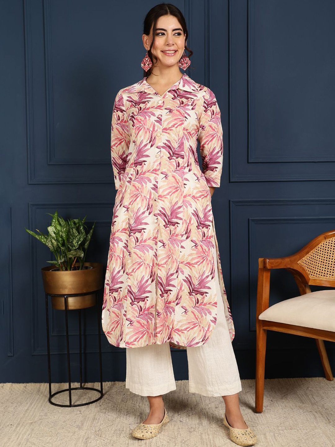 

GULMOHAR JAIPUR Floral Printed Straight Kurta, Pink