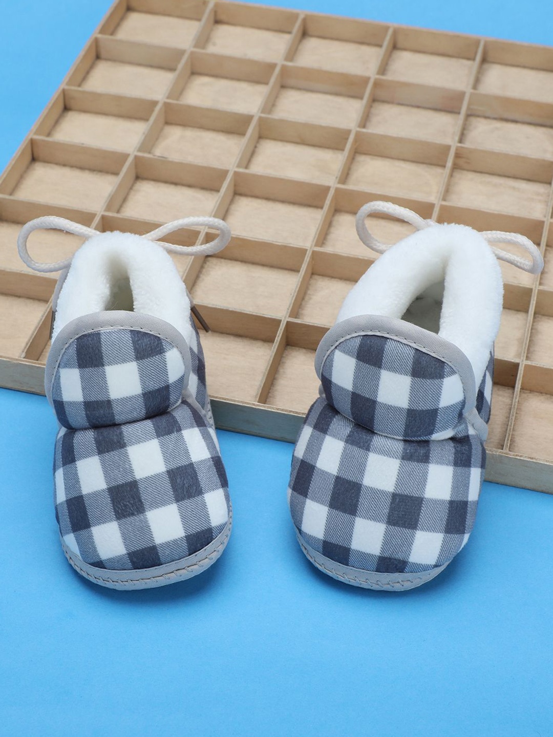 

Baby Moo Boys Cotton Soft Slip-On Anti-Skid Plush Warm Booties, Blue