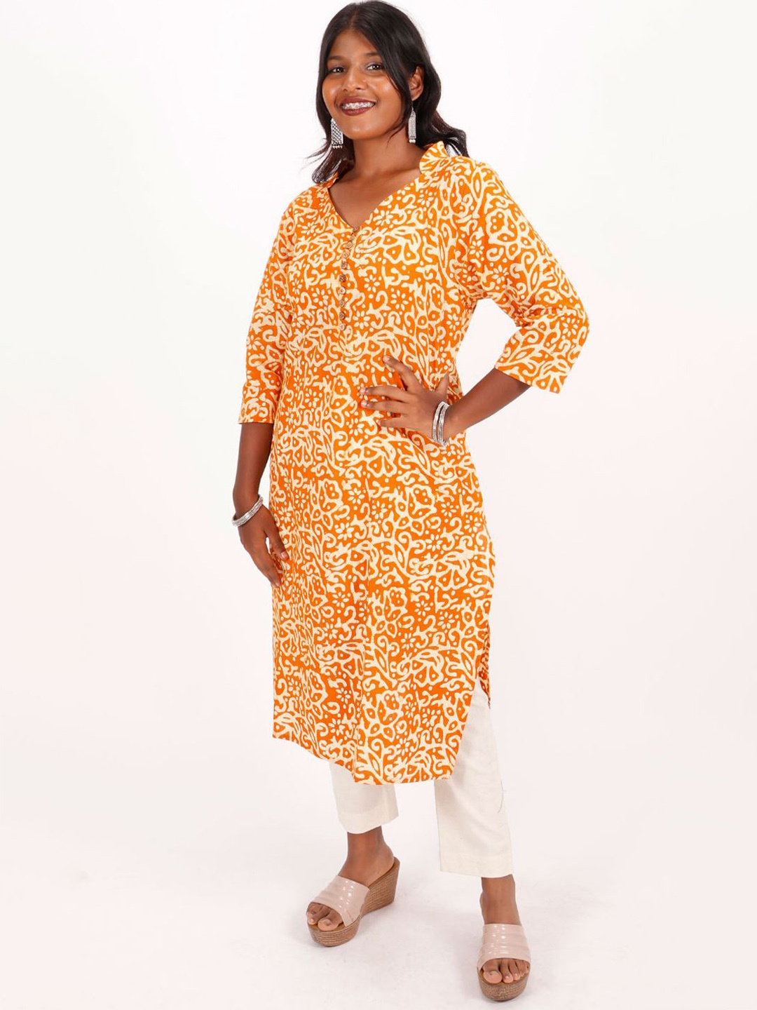 

Avishya Abstract Printed Mandarin Collar Pure Cotton Straight Kurta, Orange