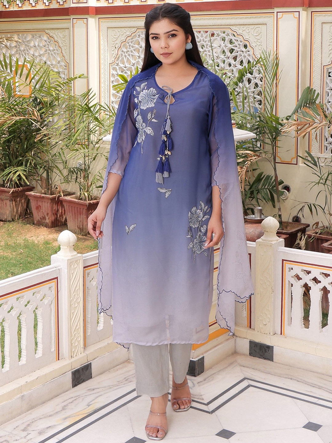 

VAASVA JAIPUR Floral Printed Regular Straight Kurta With Trouser With Dupatta, Blue