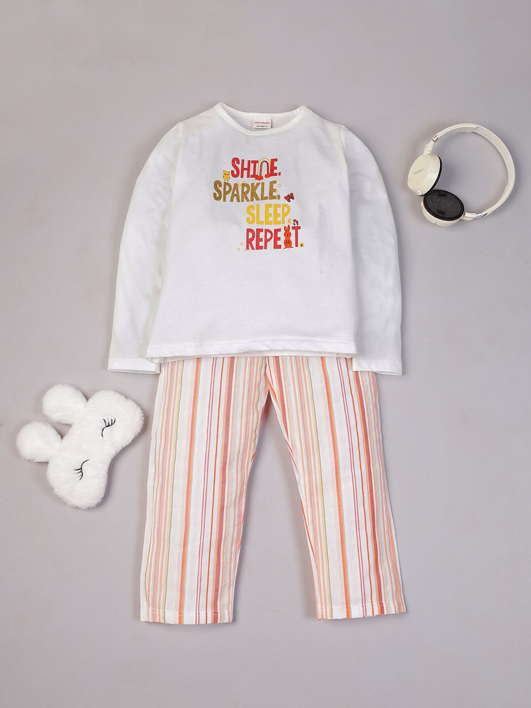 

RAINE AND JAINE Girls Printed Pure Cotton Night suit, White