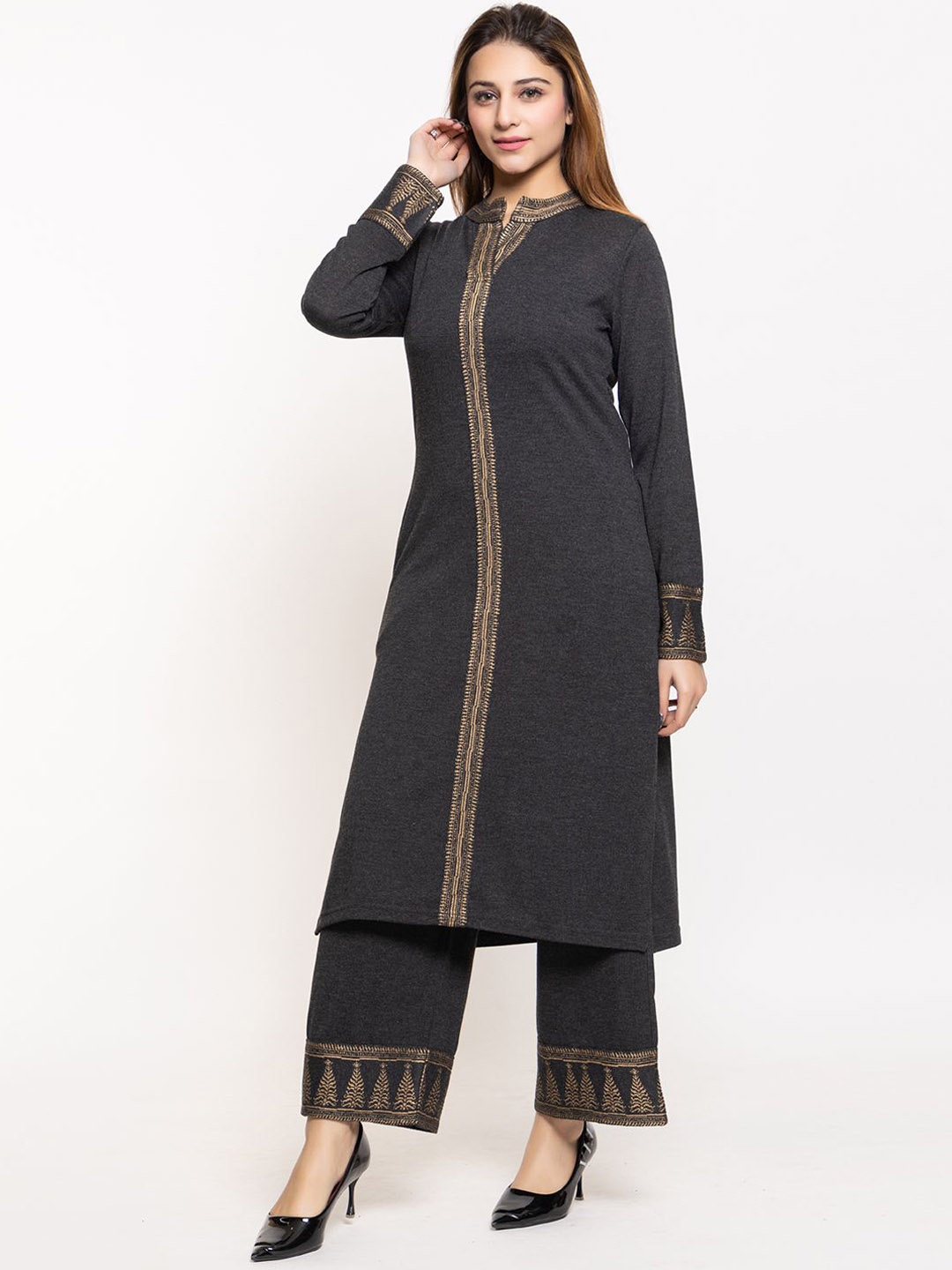 

KEIKO Geometric Printed Mandarin Collar Acrylic Straight Kurta with Trousers, Charcoal