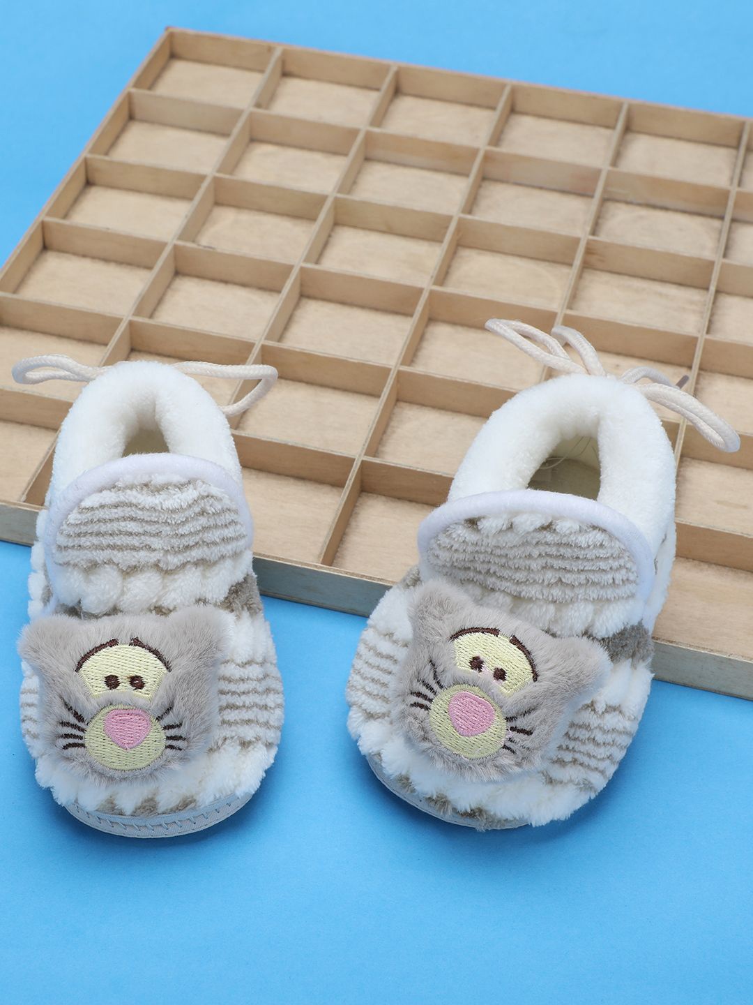 

Baby Moo Boys Cotton Soft Slip-On Anti-Skid Plush Warm Booties, Grey
