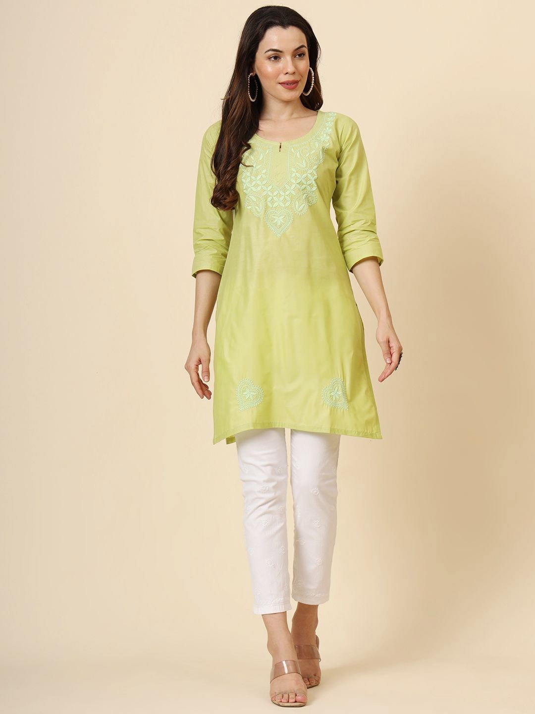 

HERE&NOW Women Floral Embroidered V-Neck Thread Work Thread Work Kurti, Lime green