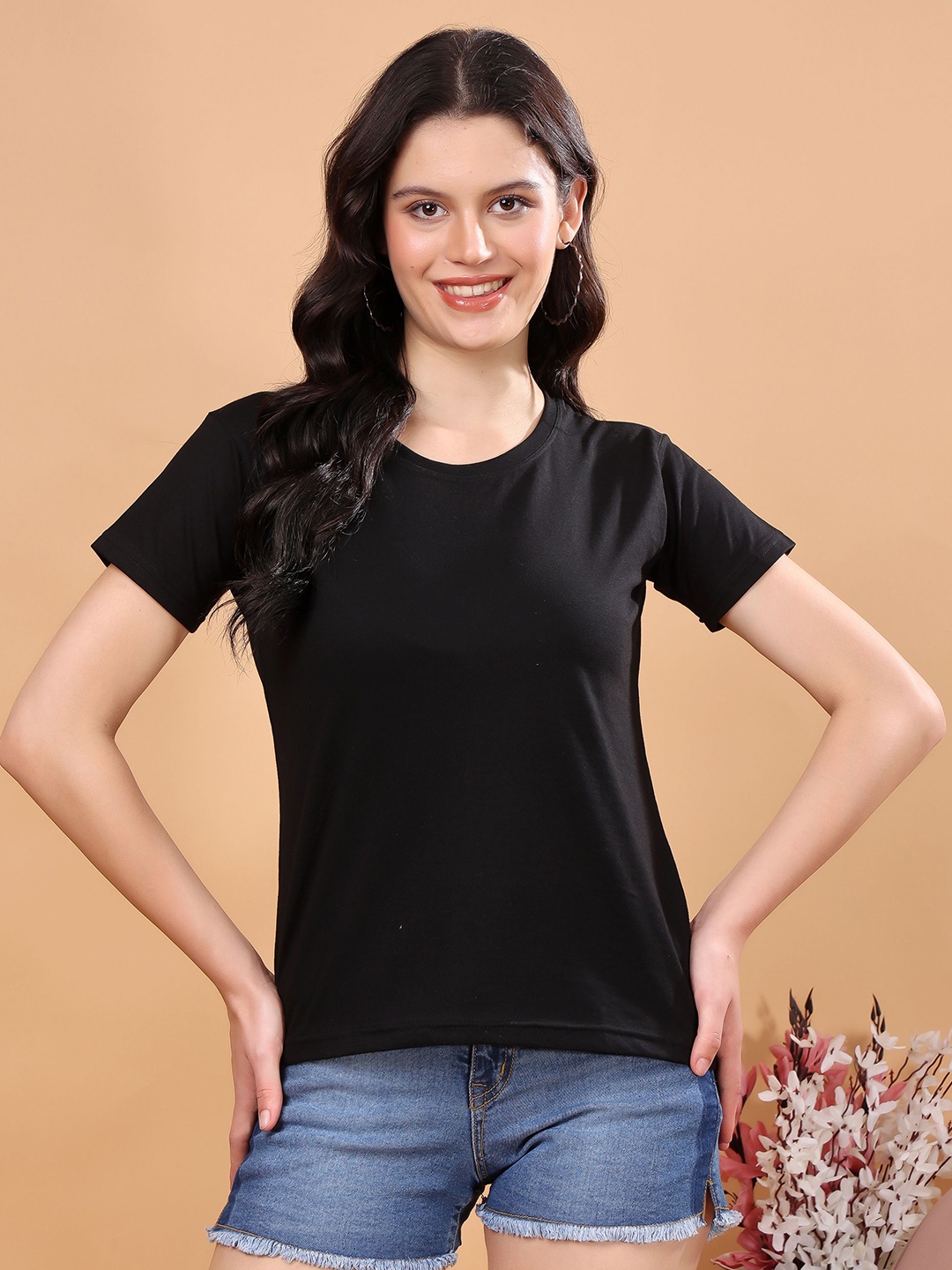 

KEX Women Solid Round Neck Cotton Relaxed Fit T-shirt, Black